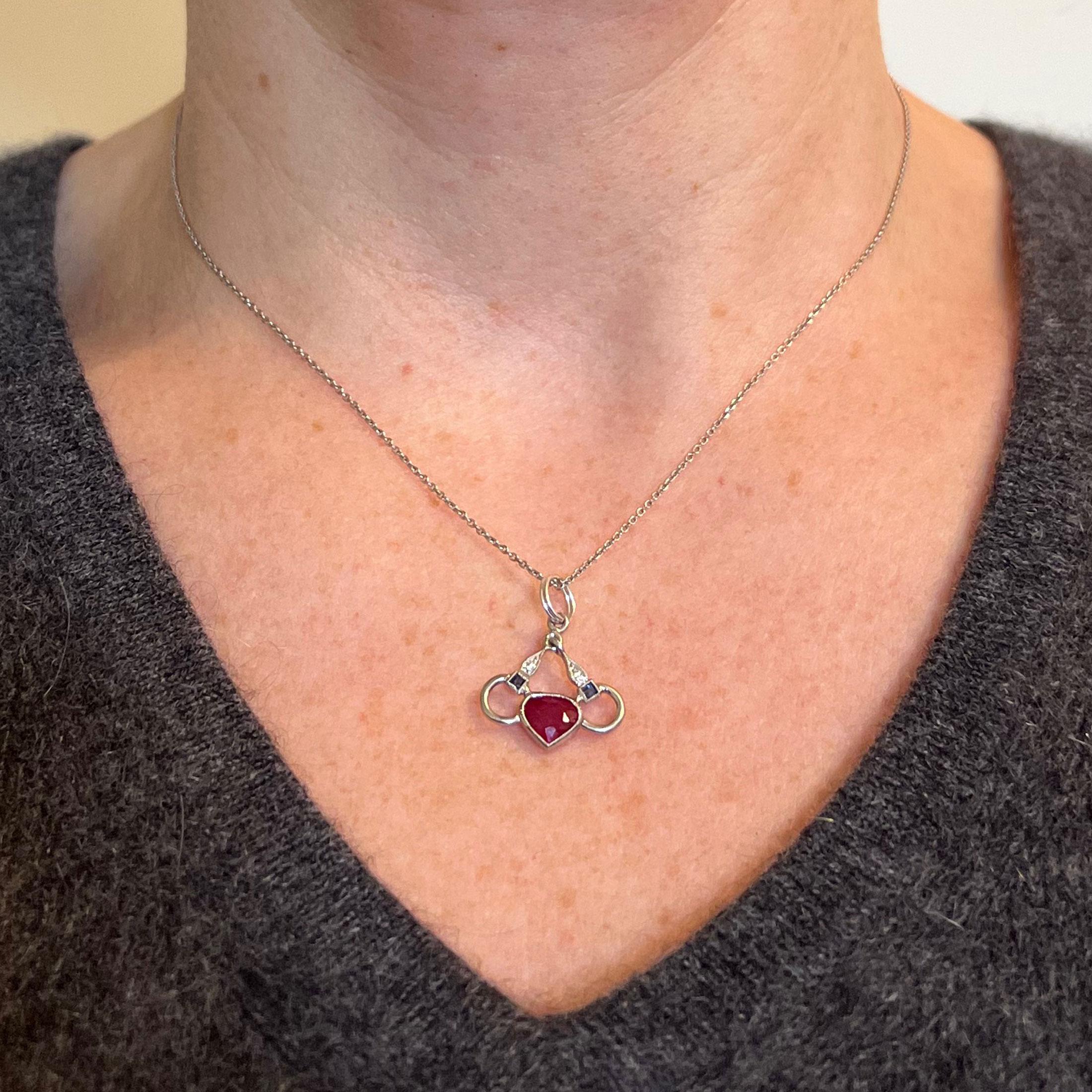 Art Deco Love Heart Snaffle Bit Platinum Diamond Sapphire Ruby Charm Pendant In Good Condition For Sale In London, GB