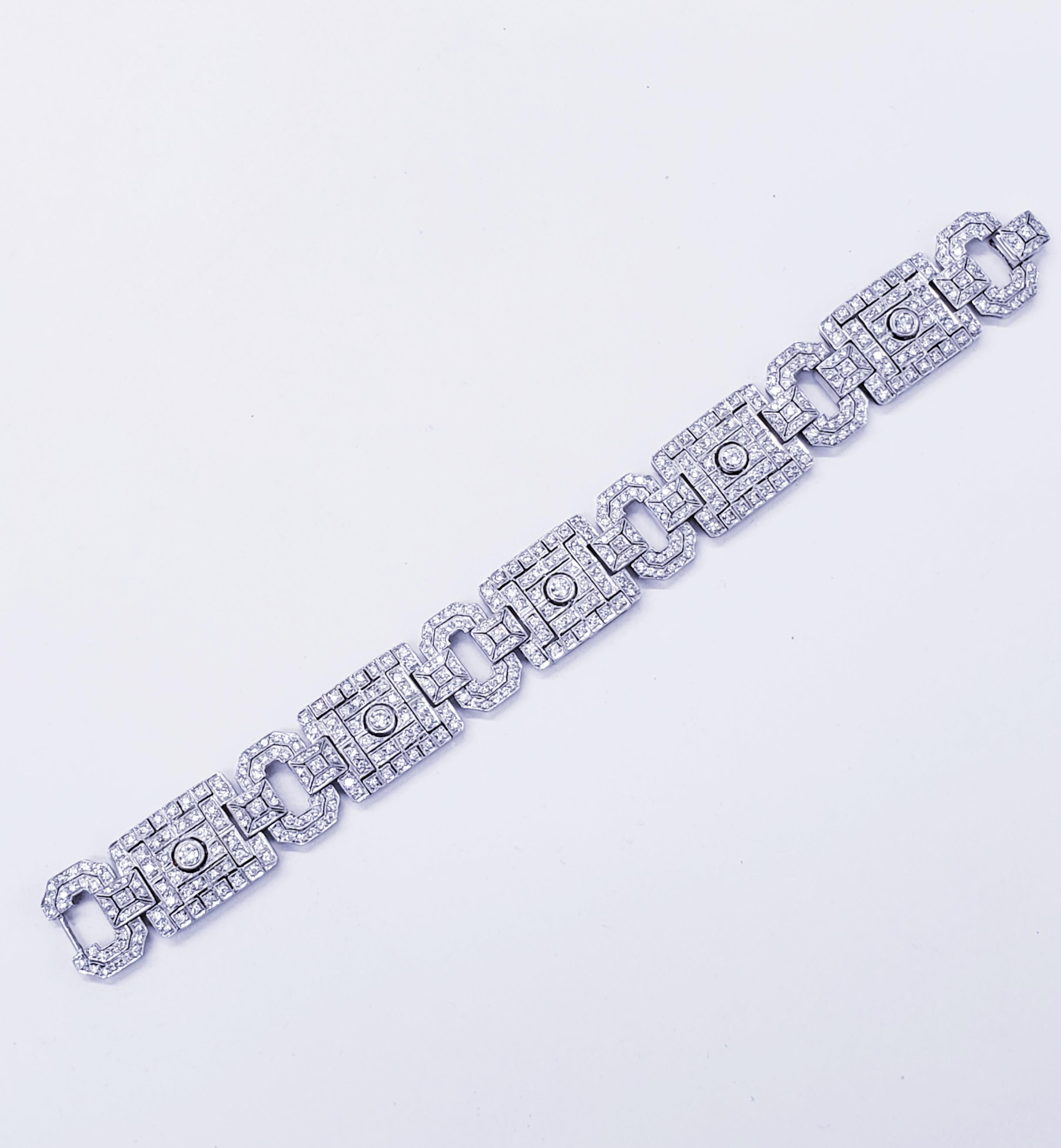 Round Cut Art Deco Luxurious 10 Carat Diamond Bracelet 18 Karat White Gold For Sale