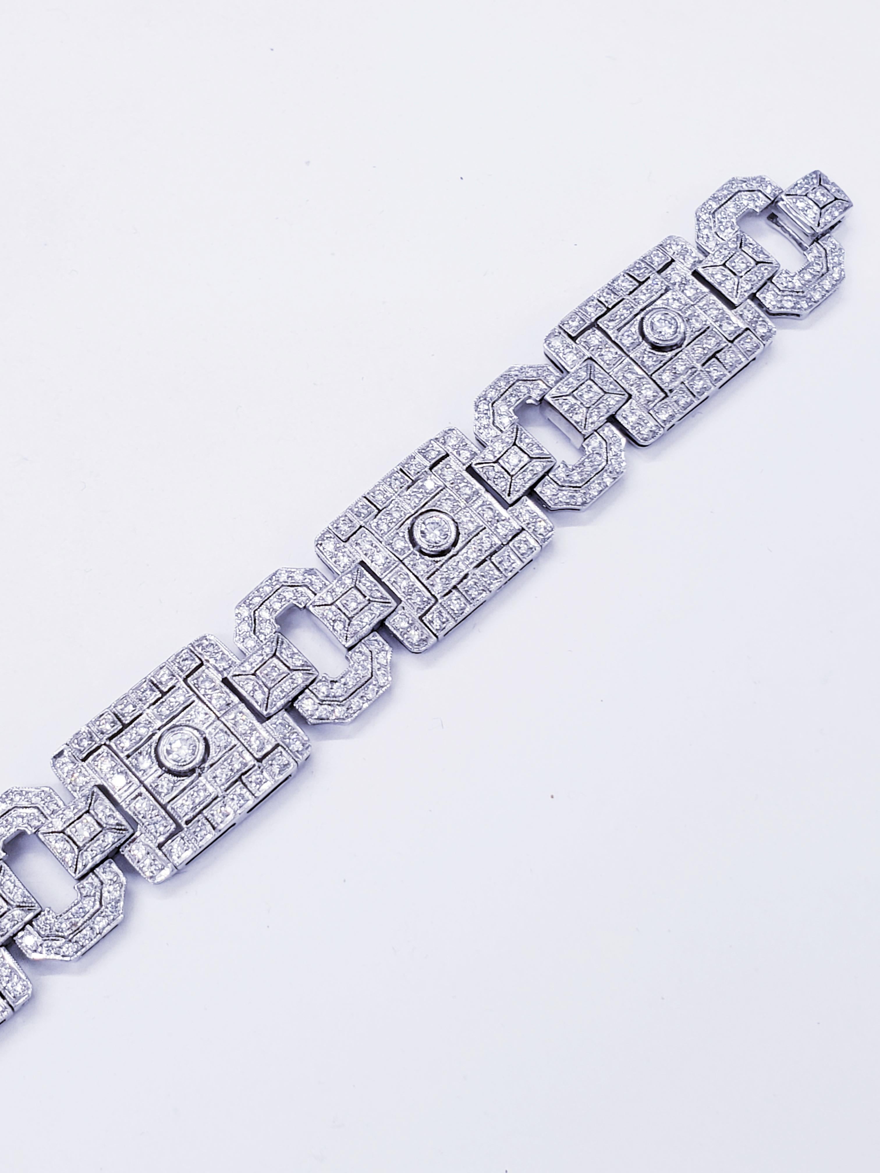 Women's Art Deco Luxurious 10 Carat Diamond Bracelet 18 Karat White Gold For Sale