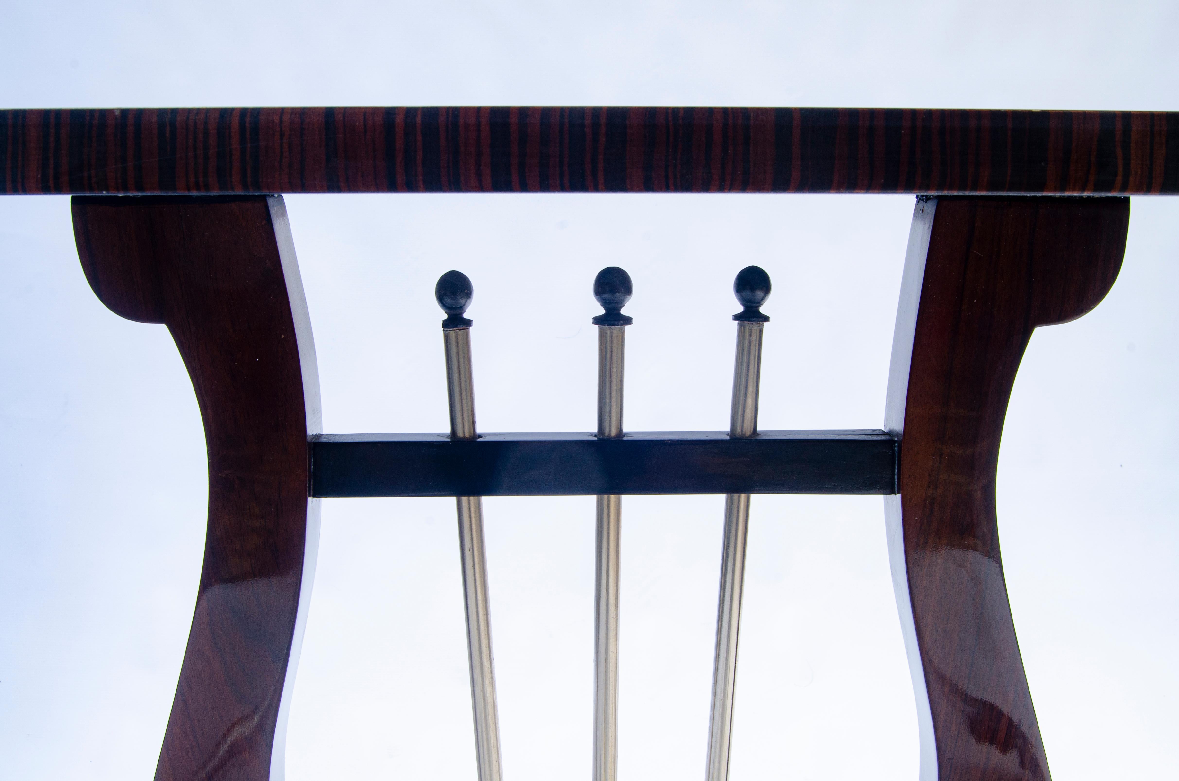 Français Table d'appoint Art déco en forme de lyre par Andre Arbus en vente