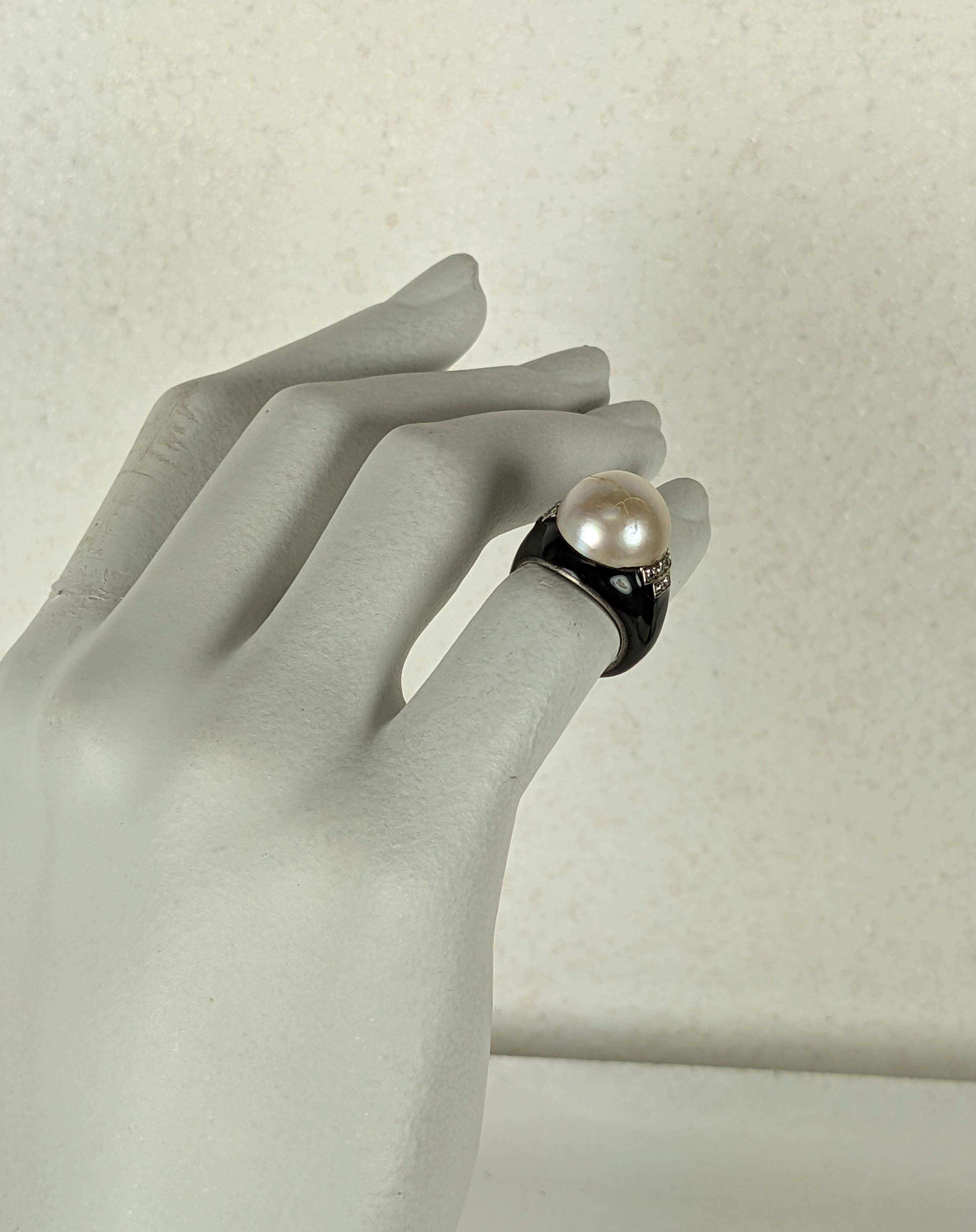 Art Deco Mabe Pearl, Enamel and Diamond Ring, Attributed Boivin For Sale 4