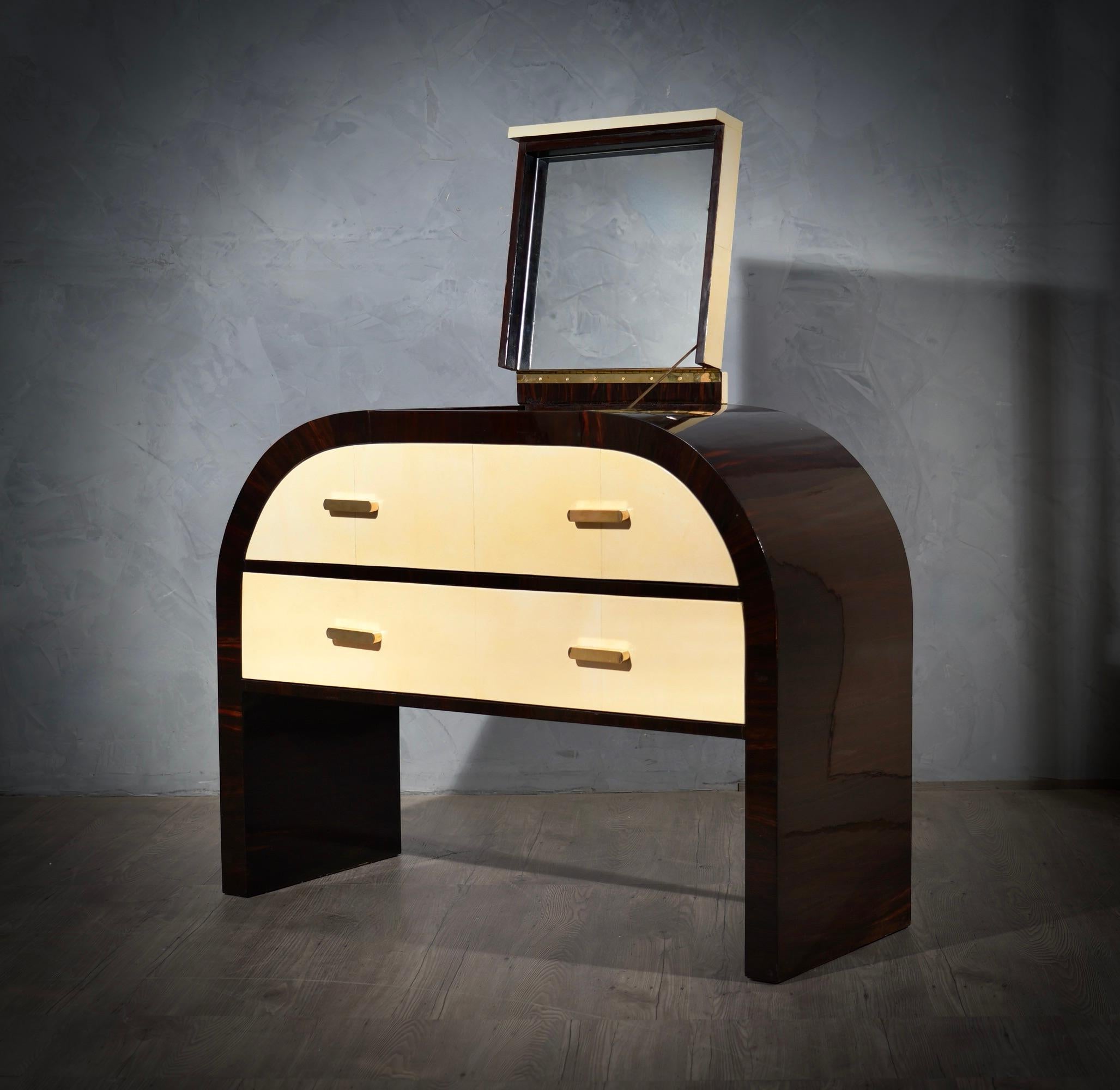 Art Deco Walnut and Goat Skin Italian Commode and Chests of Drawers, 1930 In Good Condition For Sale In Rome, IT
