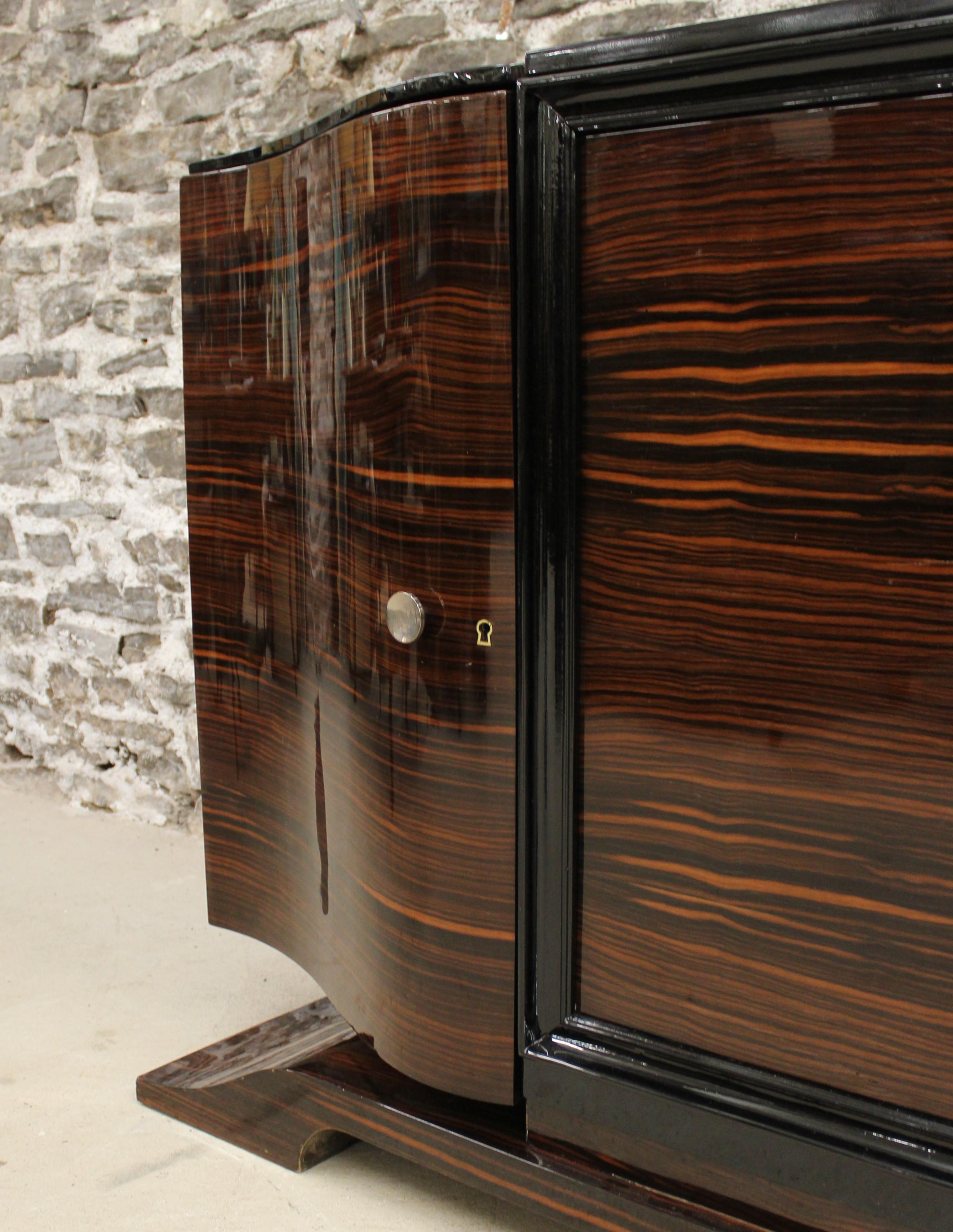 Art Deco Macassar Ebony Credenza in the Manner of Émile-Jacques Ruhlmann In Good Condition In Hamilton, Ontario