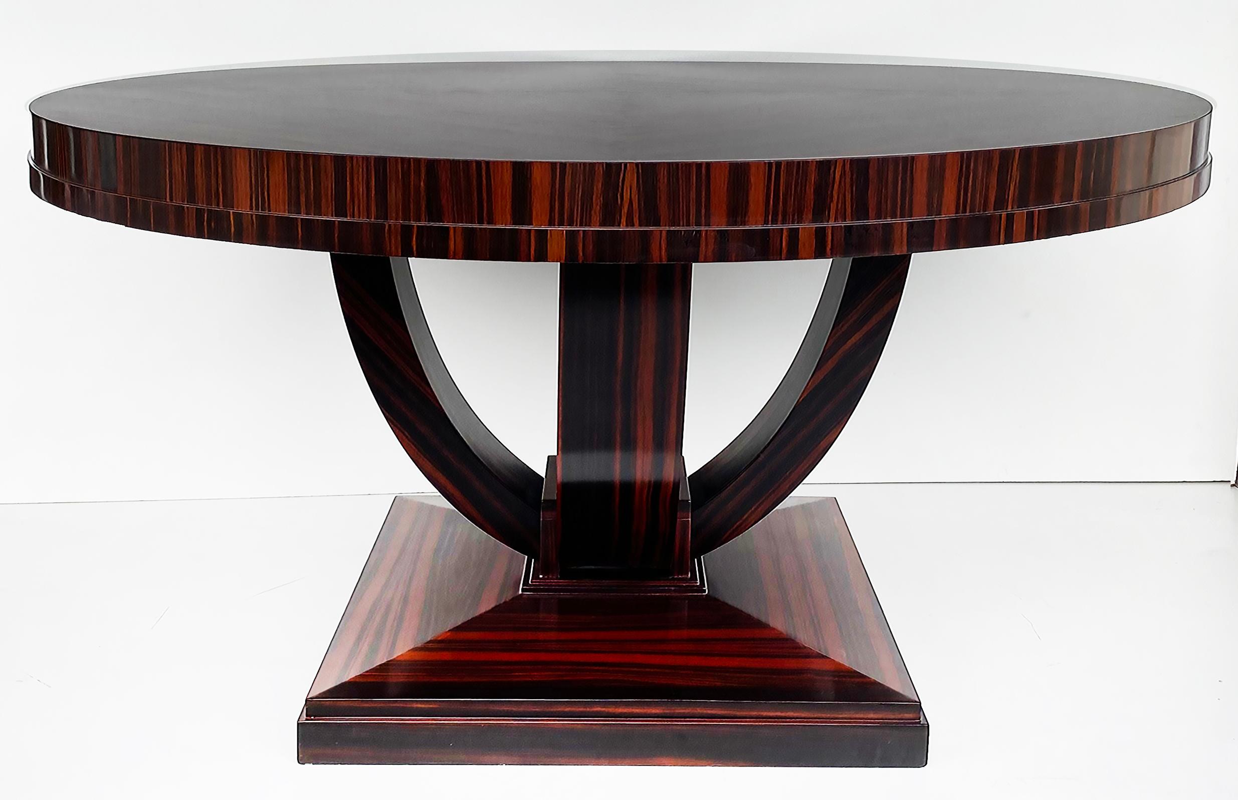 20th Century Art Deco Macassar Ebony Round Dining Center Table, Beautifully Veneered Wood For Sale