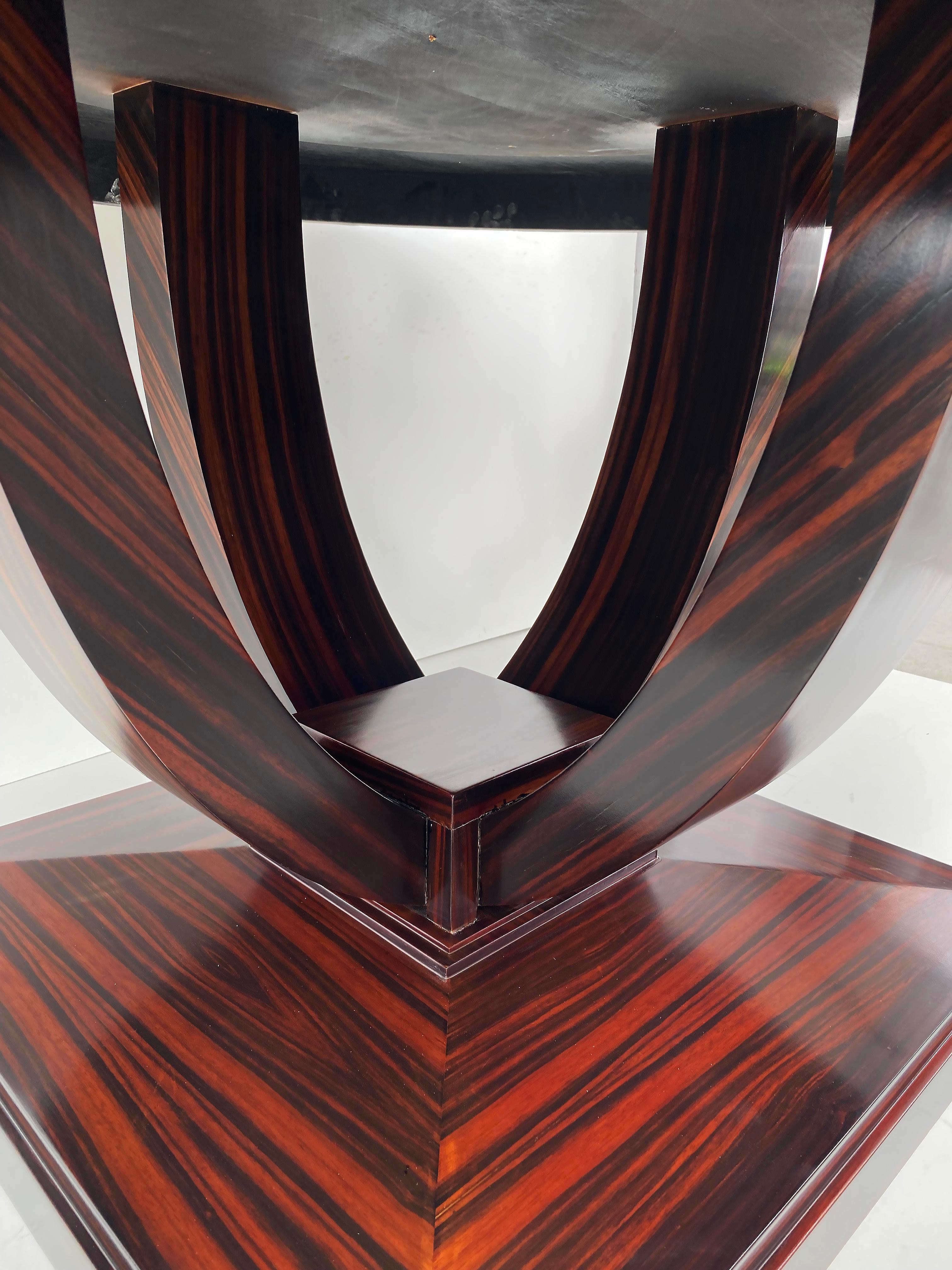 Art Deco Macassar Ebony Round Dining Center Table, Beautifully Veneered Wood For Sale 3