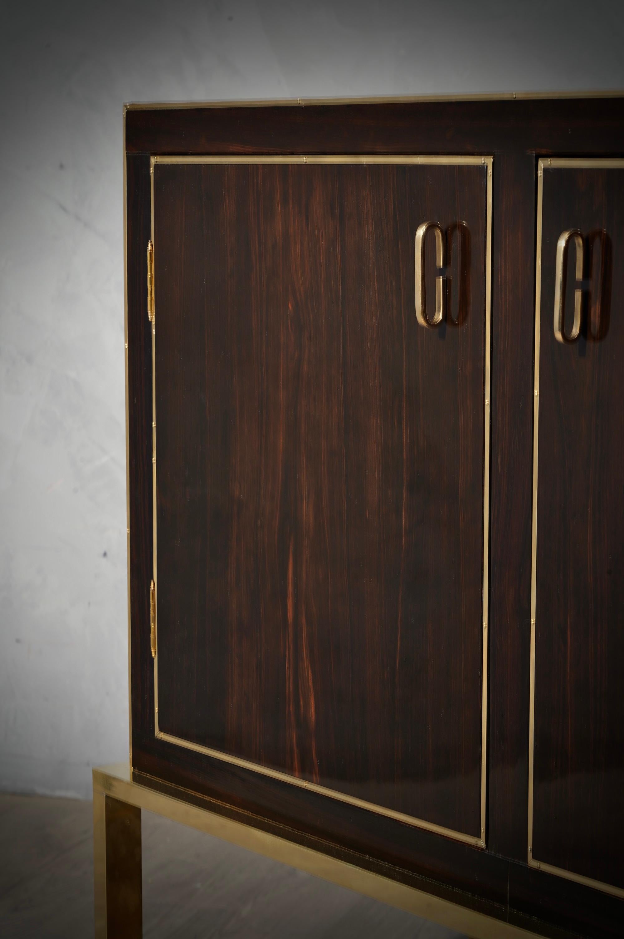 Art Deco Walnut Wood and Brass Italian Dry Bar Sideboard, 1940 For Sale 8