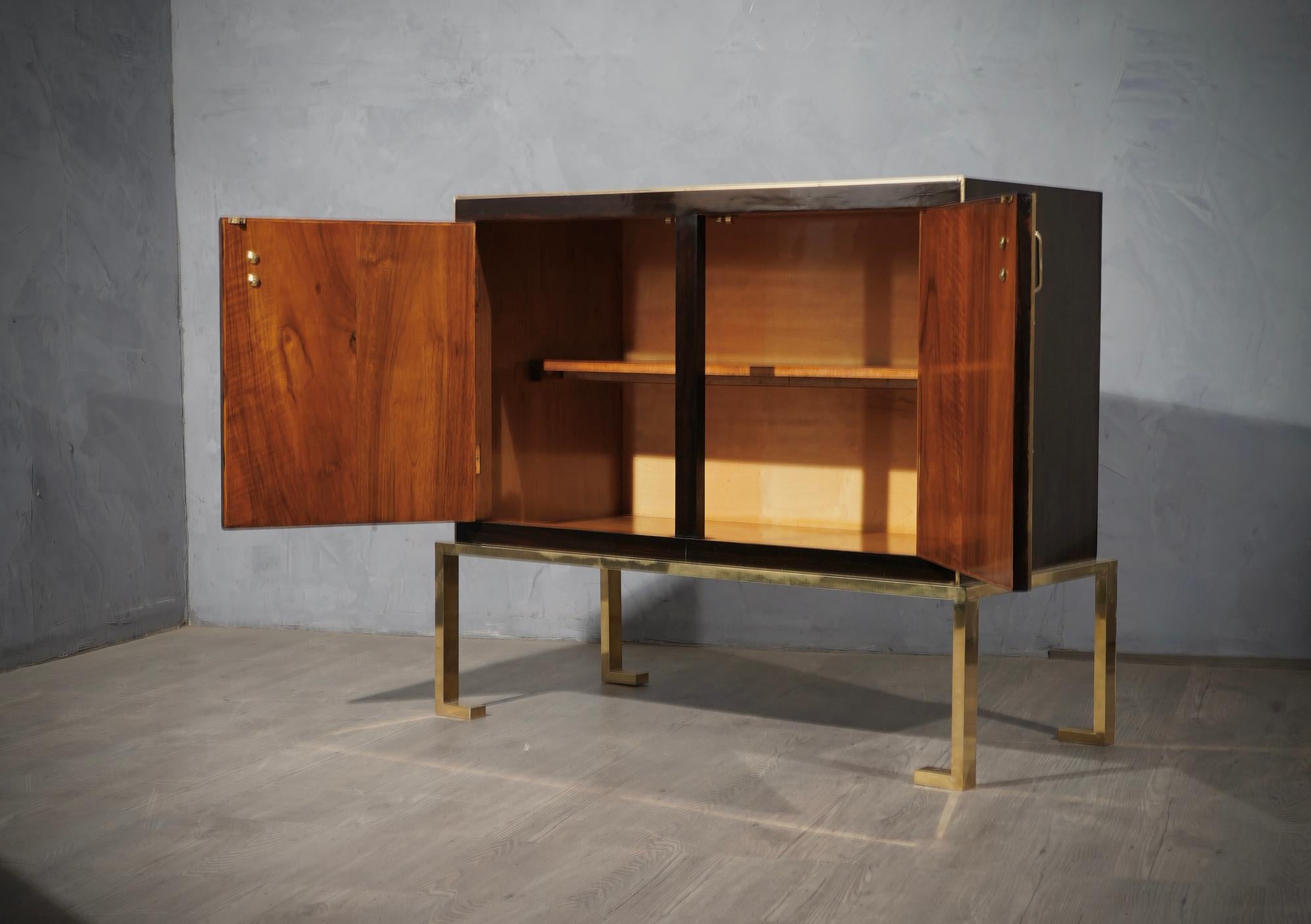 Art Deco Macassar Wood and Brass Italian Sideboard, 1940 For Sale 1