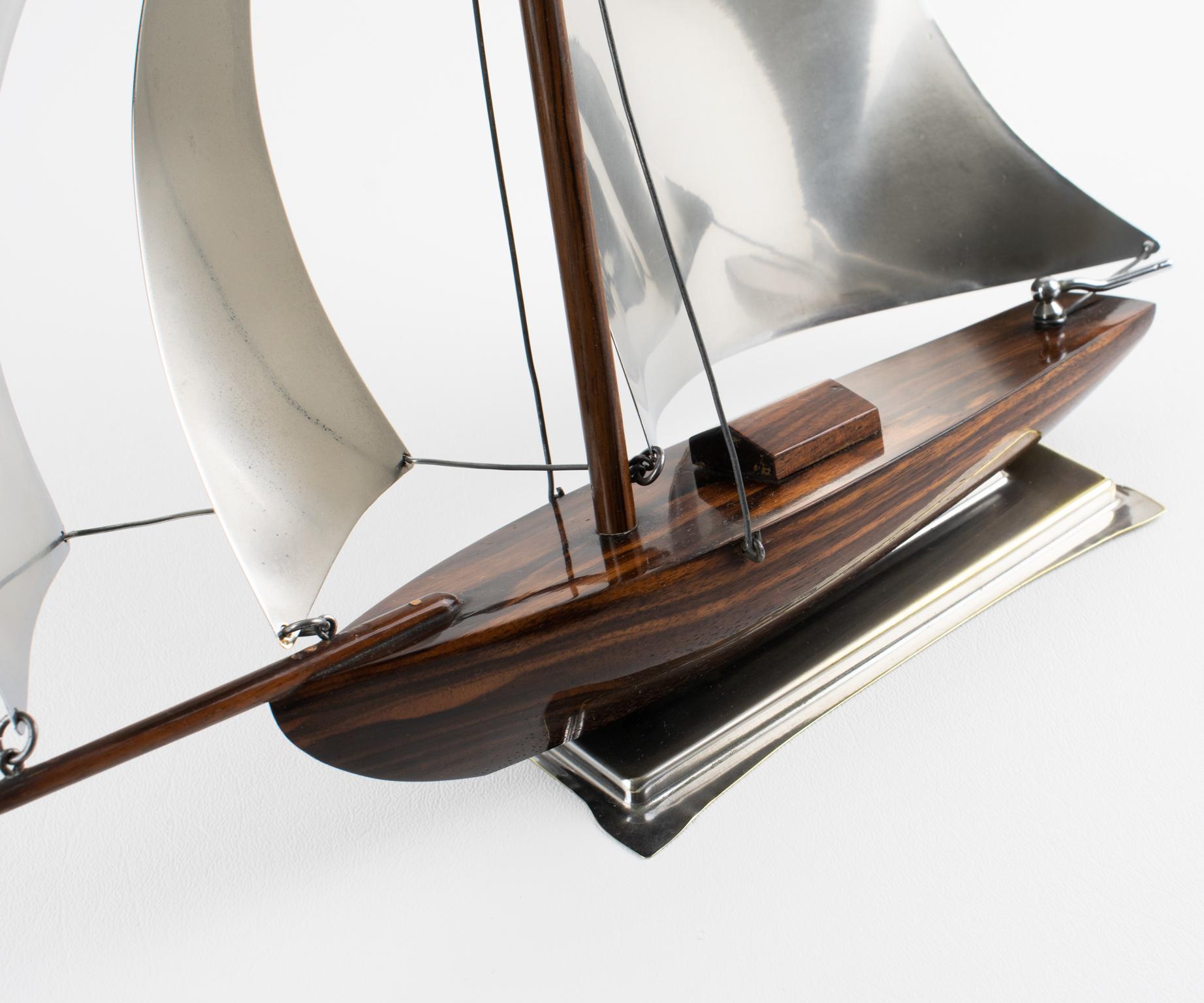 Art Deco Wood et Metal Sail Boat Model, France circa 1930 en vente 4