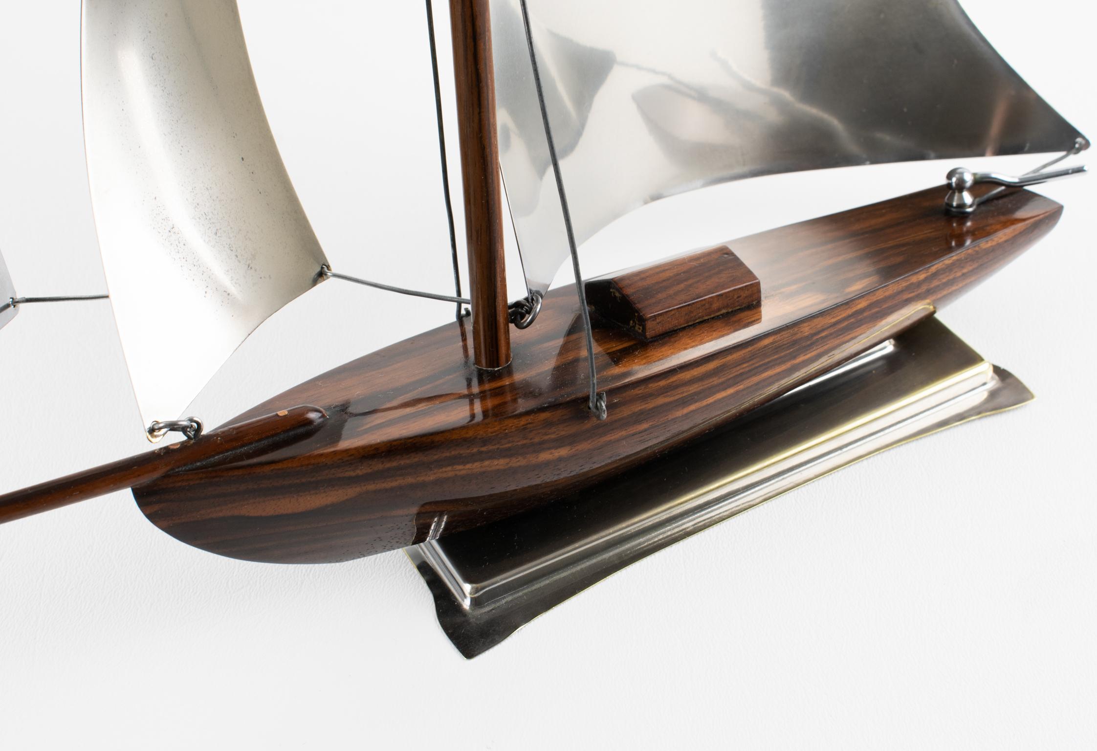 Art Deco Wood et Metal Sail Boat Model, France circa 1930 en vente 5