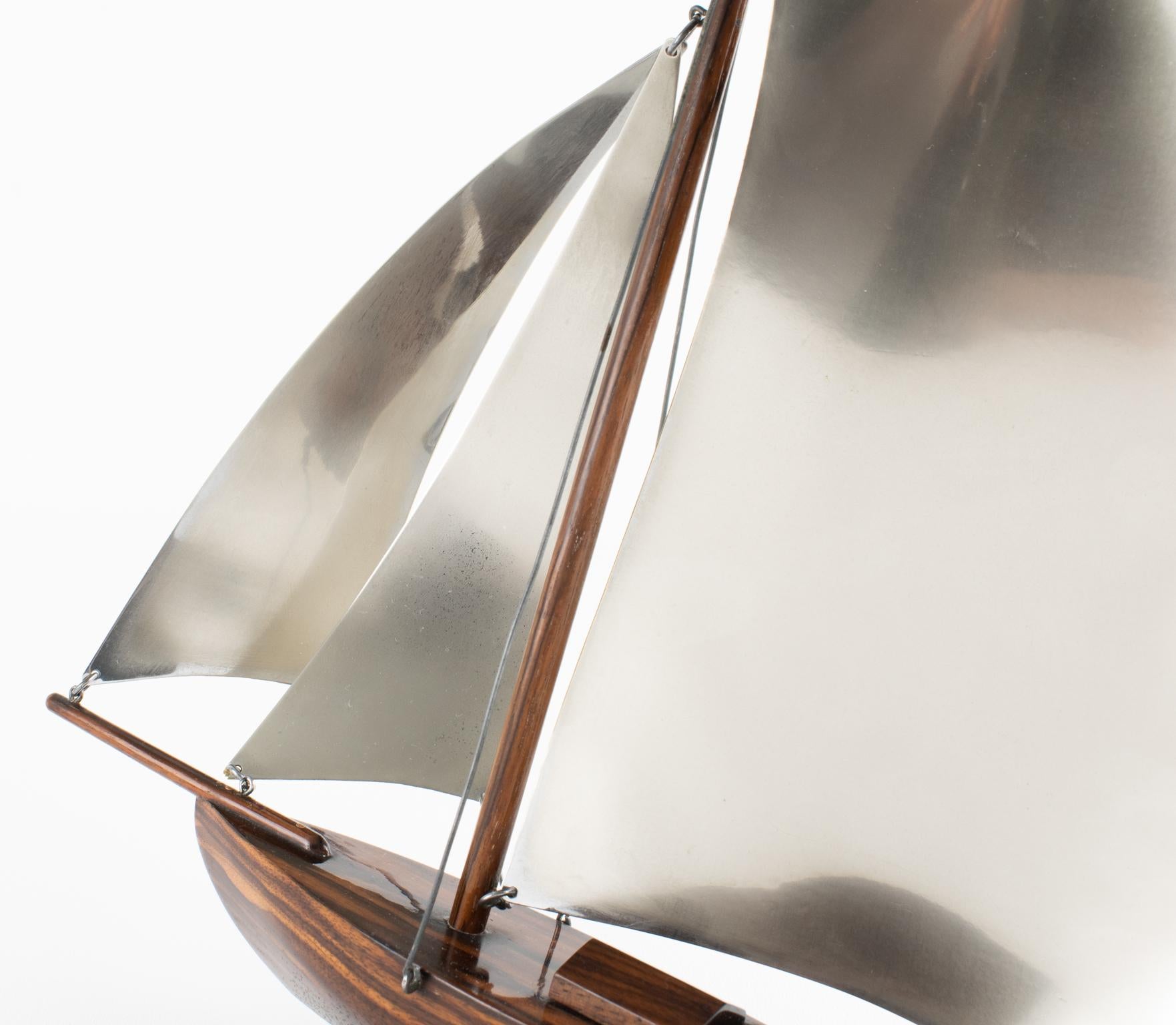 Art Deco Wood et Metal Sail Boat Model, France circa 1930 en vente 8