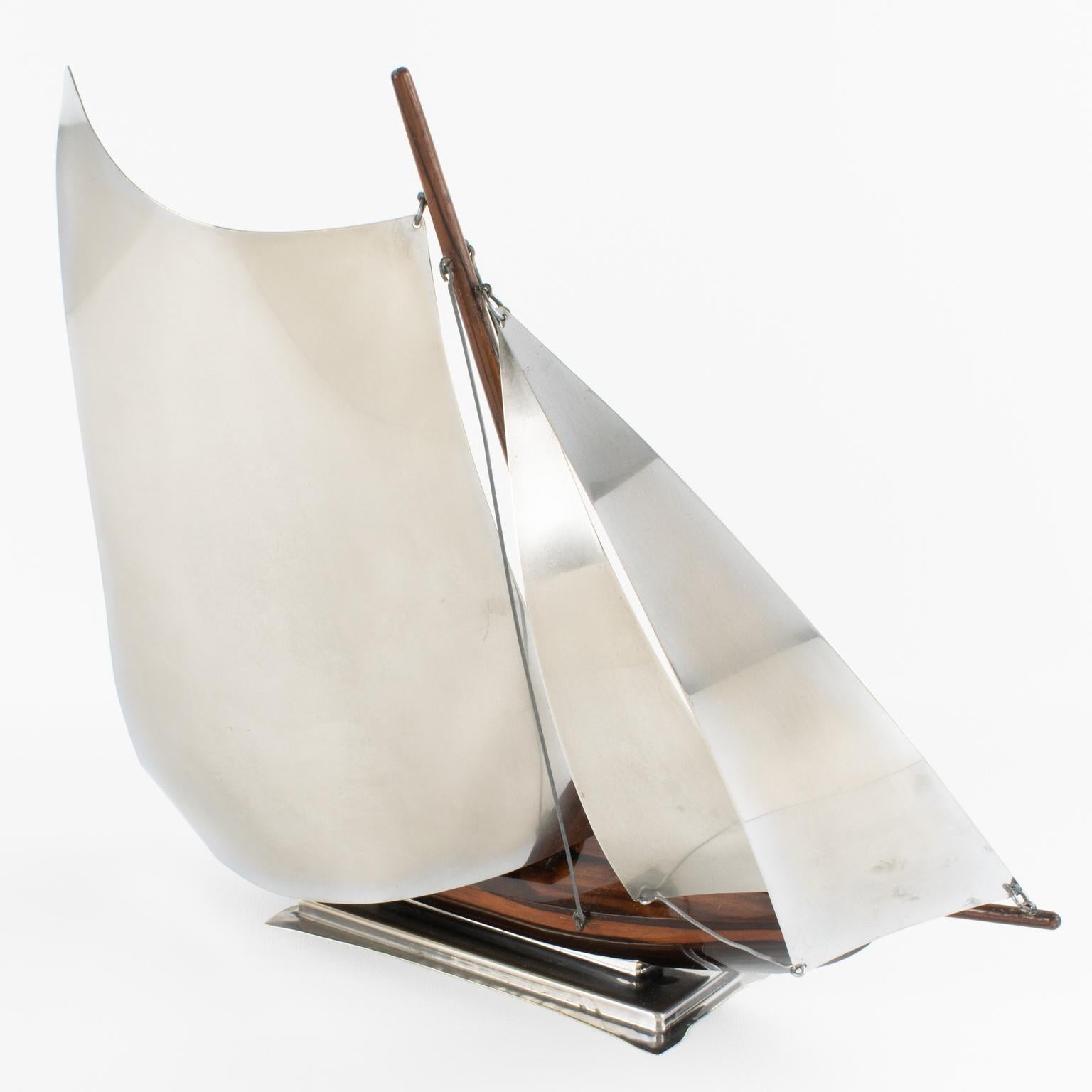 Métal Art Deco Wood et Metal Sail Boat Model, France circa 1930 en vente