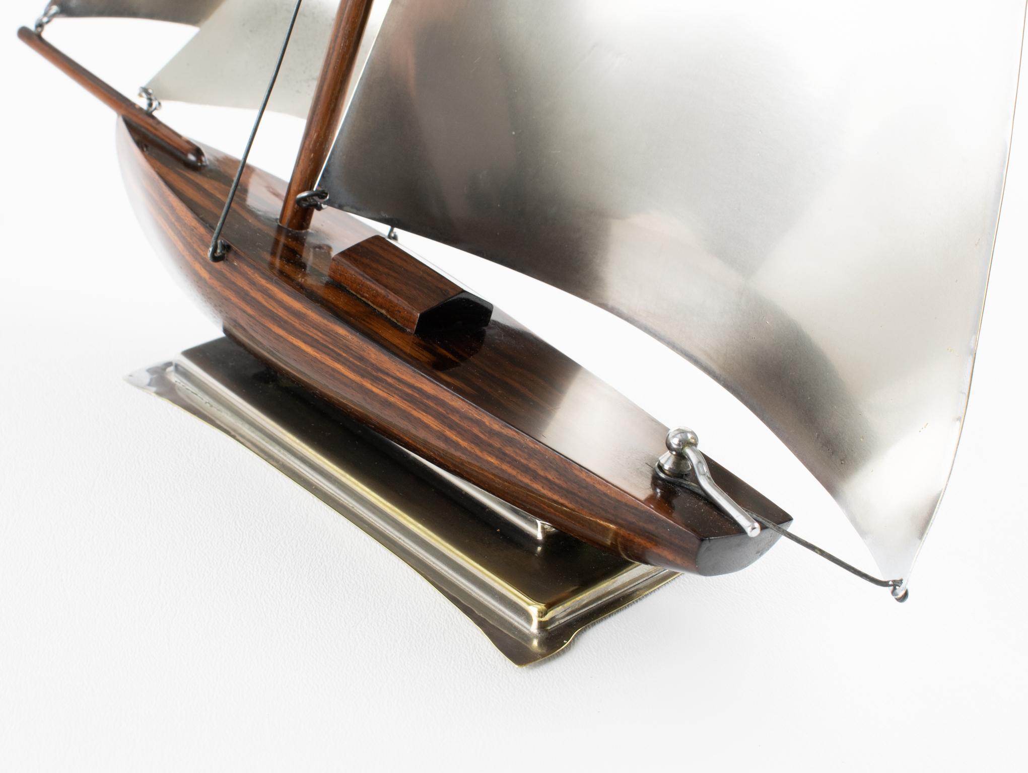 Art Deco Wood et Metal Sail Boat Model, France circa 1930 en vente 2