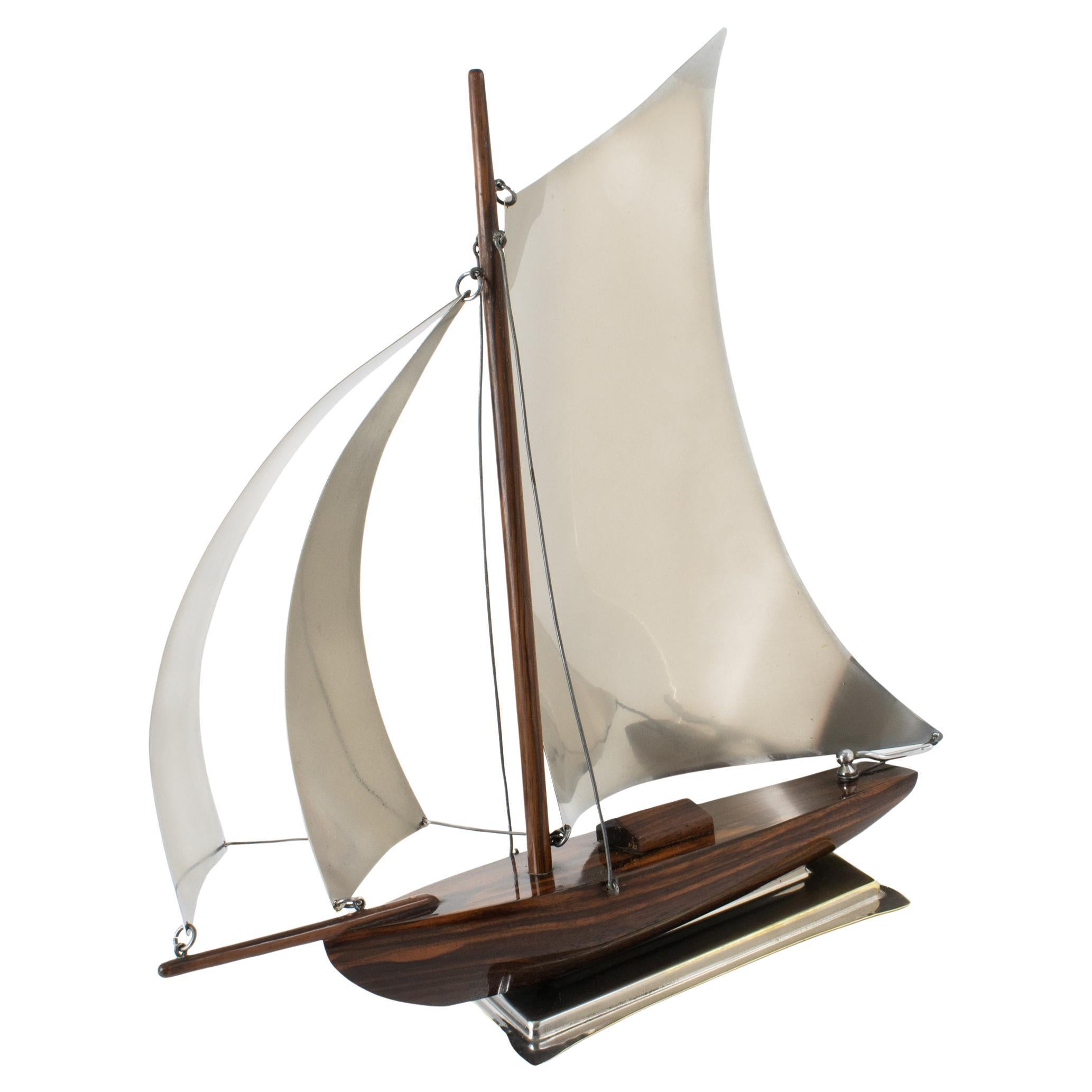 Art Deco Wood et Metal Sail Boat Model, France circa 1930 en vente
