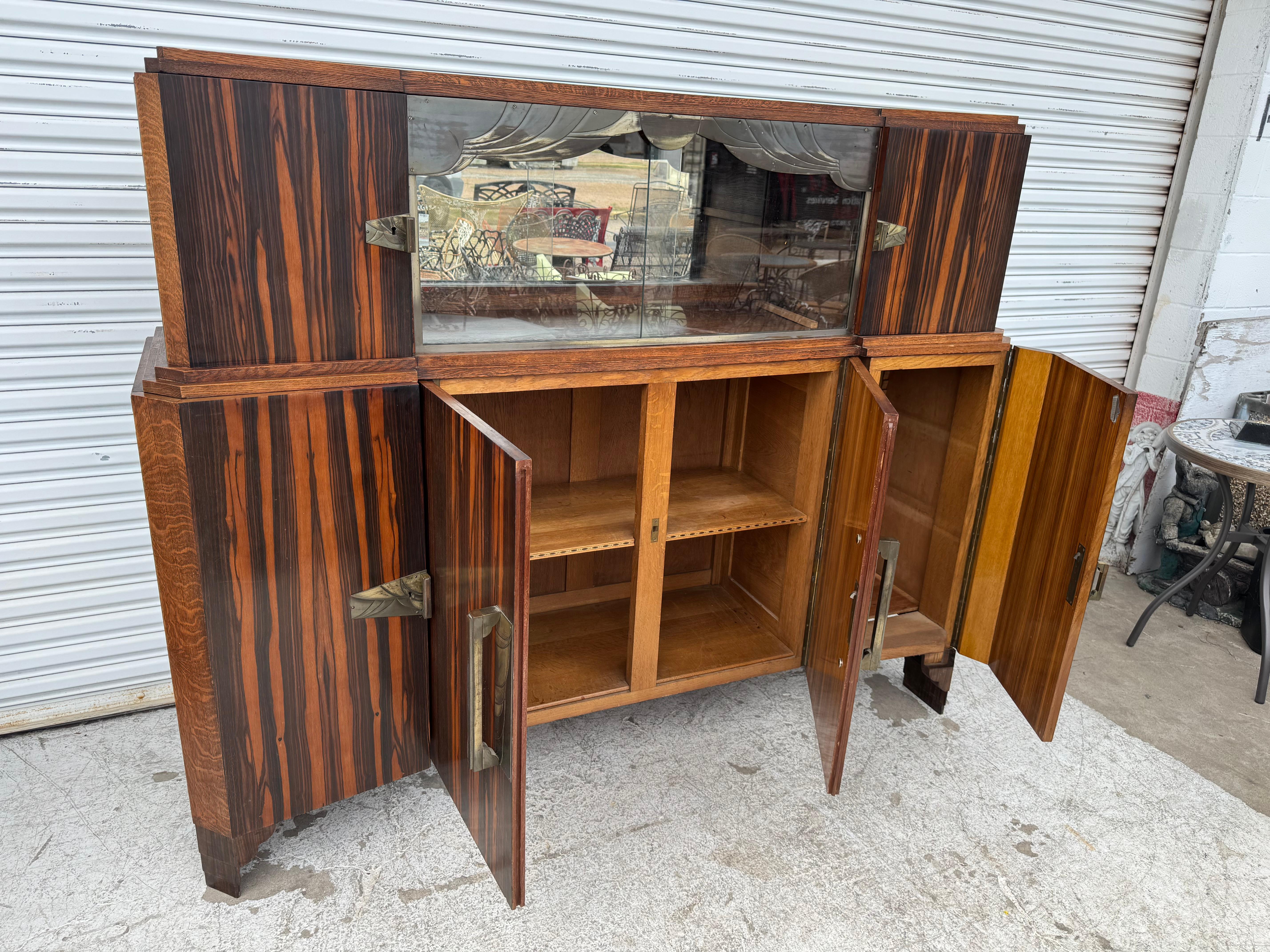 Art Deco Makassar Holz Anrichte/Trockenbar mit Metallbeschlägen im Angebot 6