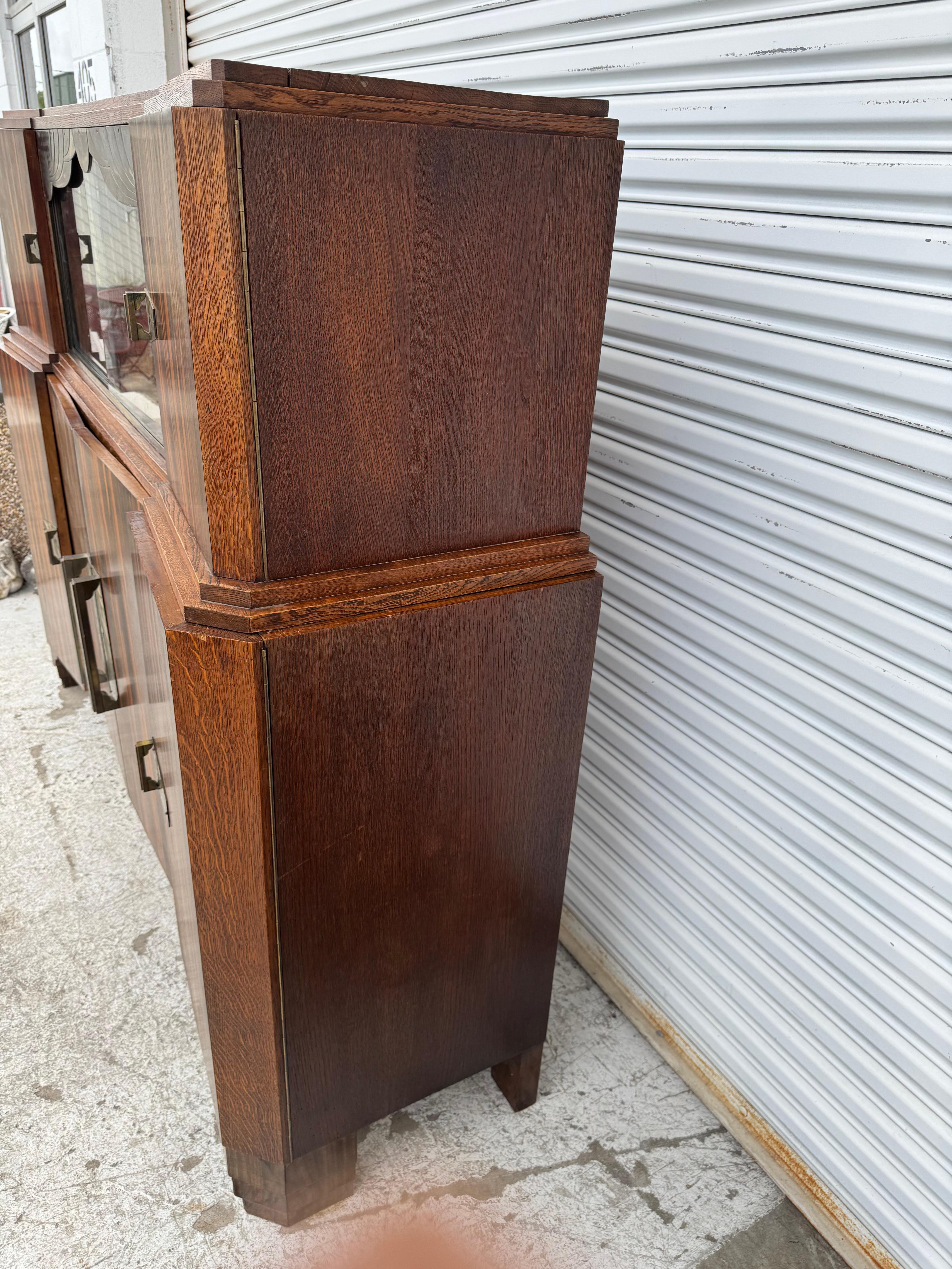 Art Deco Makassar Holz Anrichte/Trockenbar mit Metallbeschlägen (Art déco) im Angebot
