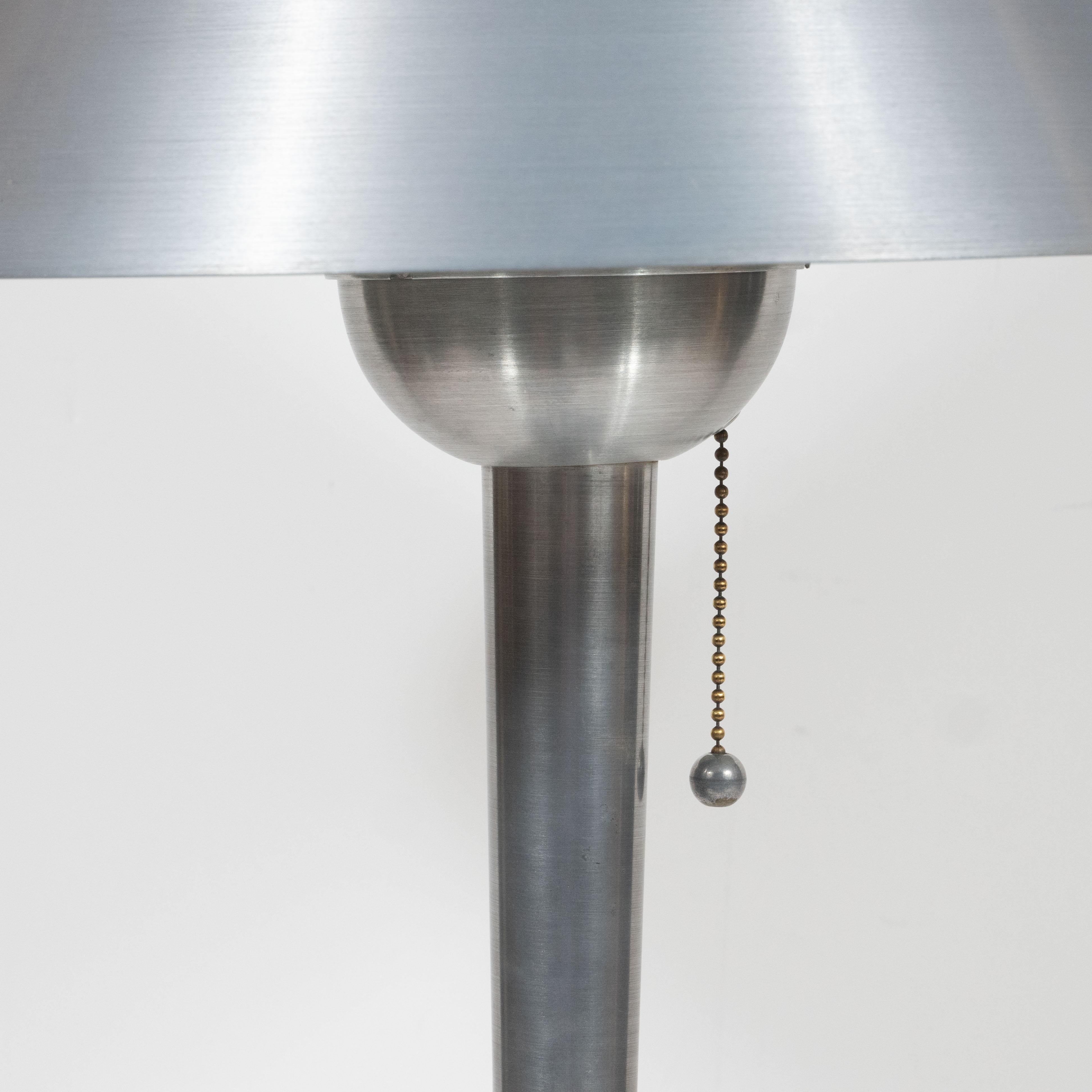 Art-Déco-Tischlampe aus gebürstetem Aluminium und Messing, Maschinenzeitalter (amerikanisch) im Angebot