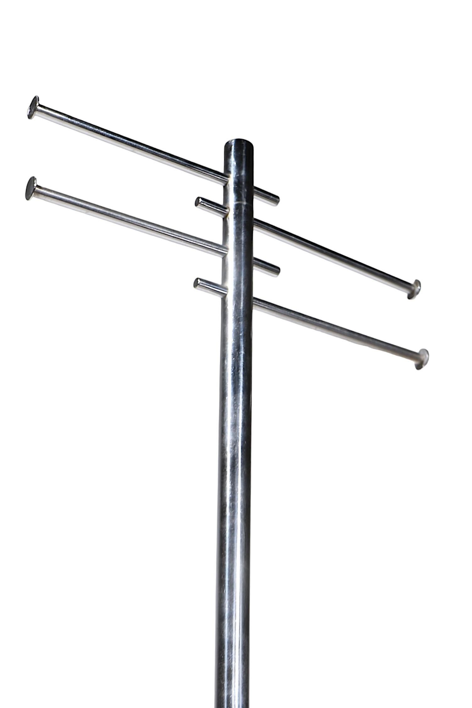 Porte-manteau Art Deco Machine Age Chrome et Noir c. `1930's en vente 5