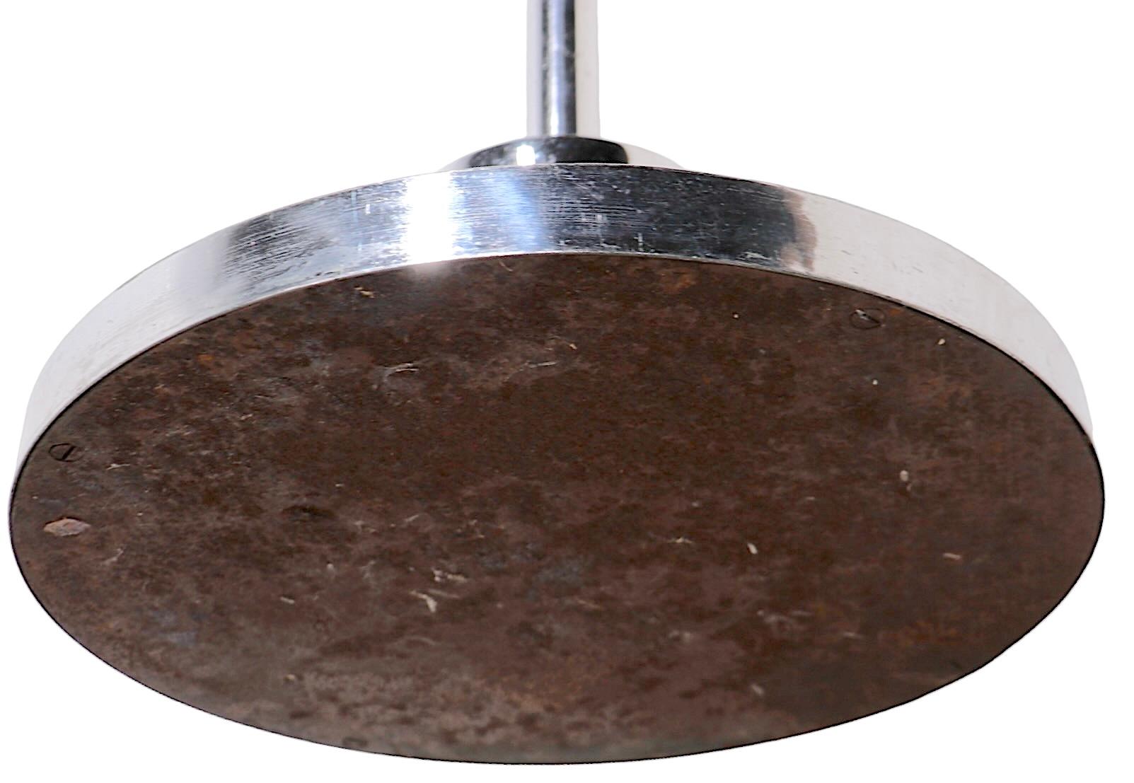 Américain Porte-manteau Art Deco Machine Age Chrome et Noir c. `1930's en vente