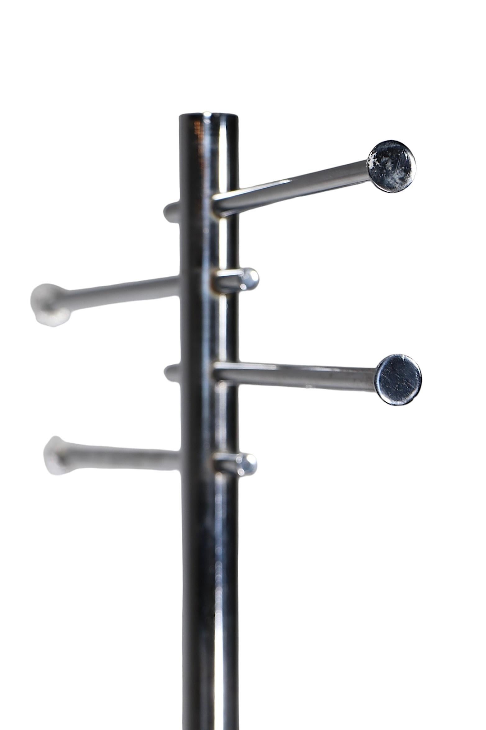 Porte-manteau Art Deco Machine Age Chrome et Noir c. `1930's en vente 1