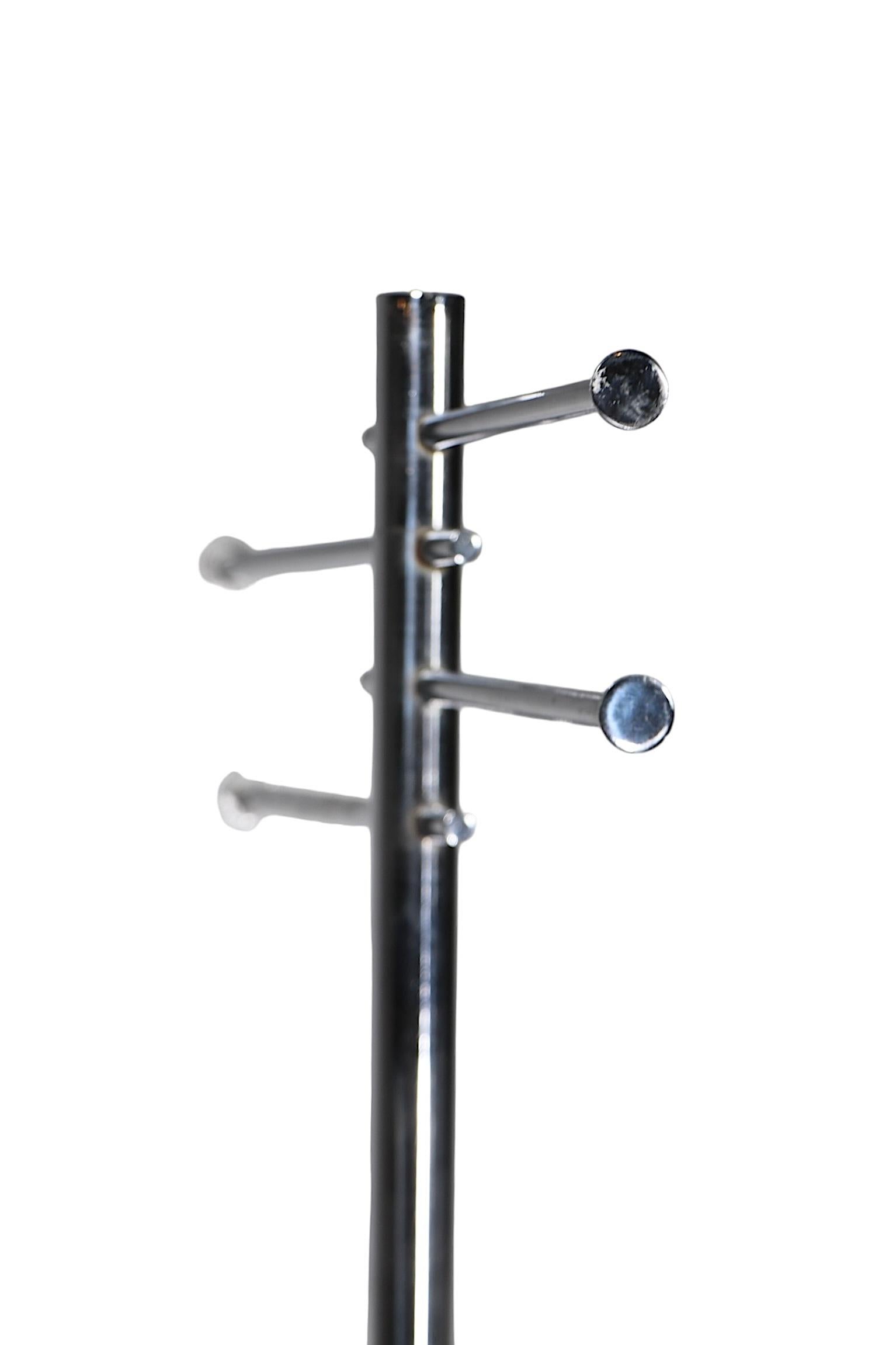 Porte-manteau Art Deco Machine Age Chrome et Noir c. `1930's en vente 2