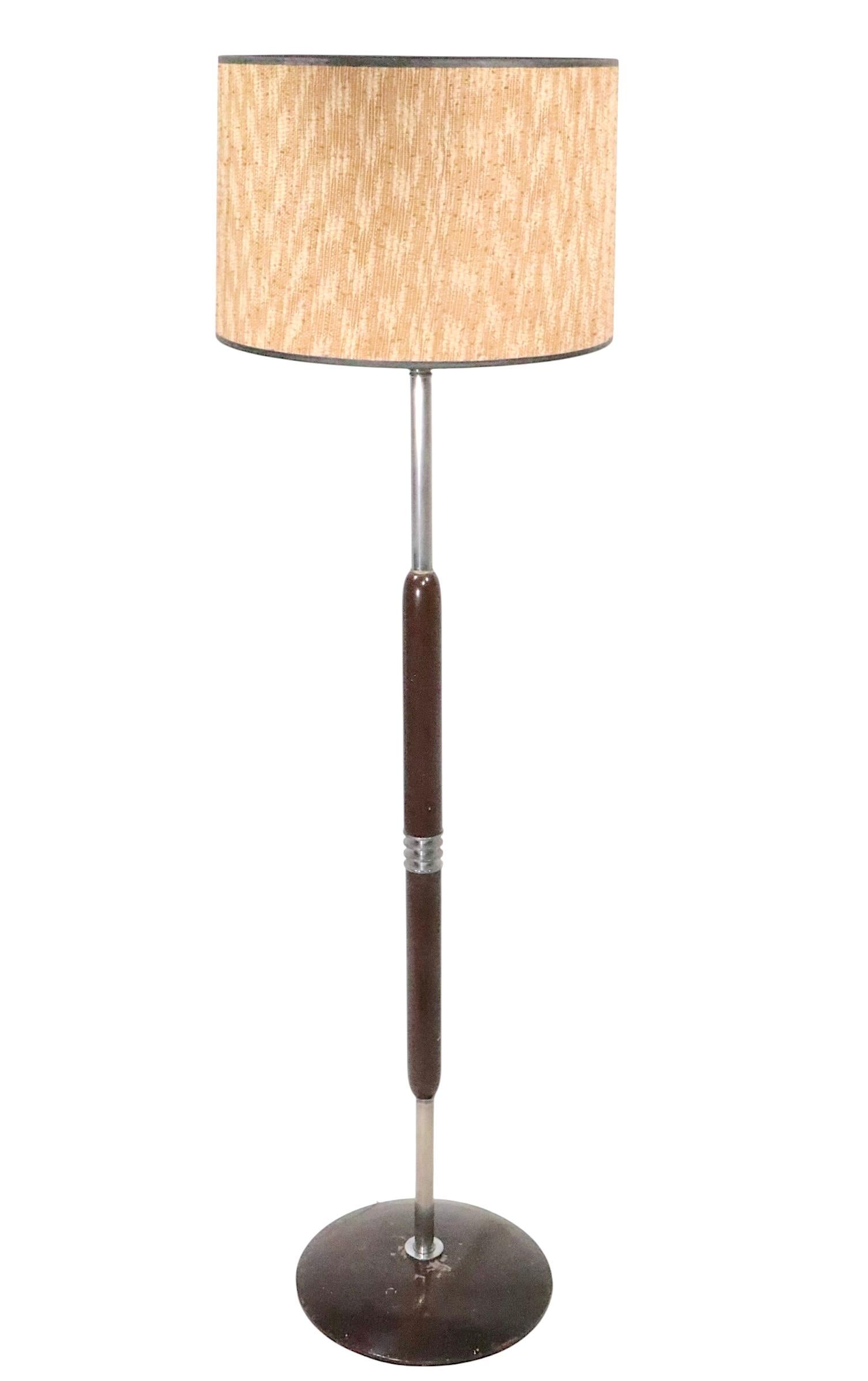 Art Deco Machine Age Chrome and Wood Floor Lamp after Rohde c. 1930's en vente 3