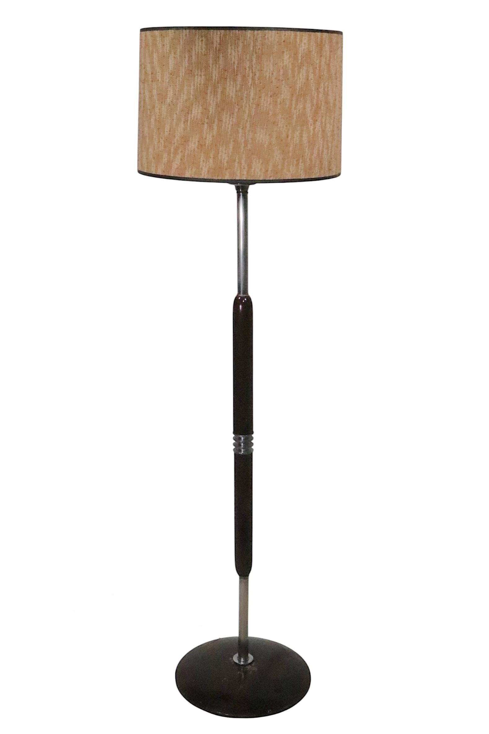 Art Deco Machine Age Chrome and Wood Floor Lamp after Rohde c. 1930's en vente 4