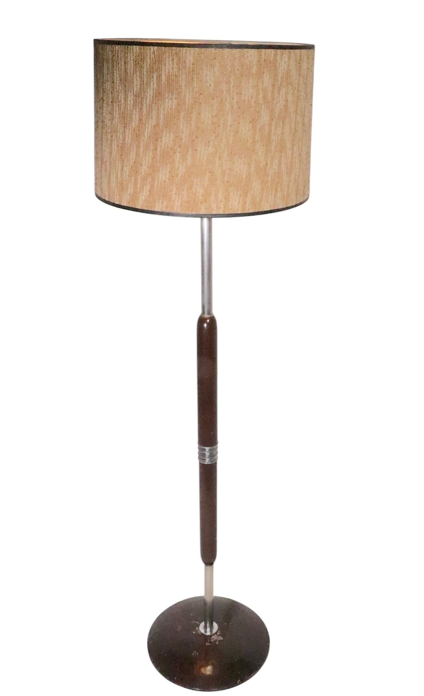 Art Deco Machine Age Chrome and Wood Floor Lamp after Rohde c. 1930's en vente 6