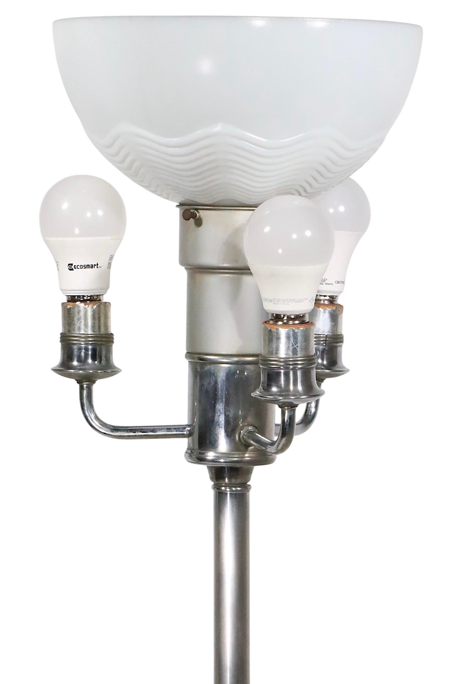 20ième siècle Art Deco Machine Age Chrome and Wood Floor Lamp after Rohde c. 1930's en vente