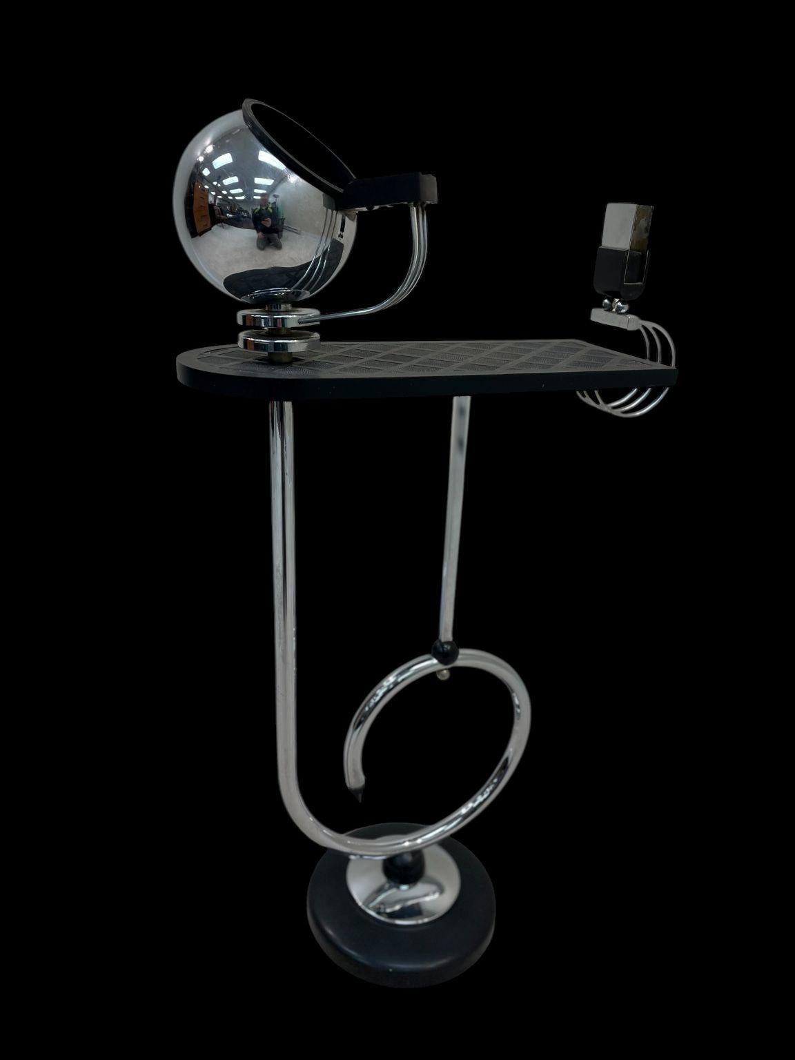 Art Deco Machine Age Chrome Ashtray Table Stand Circa 1930's en vente 4