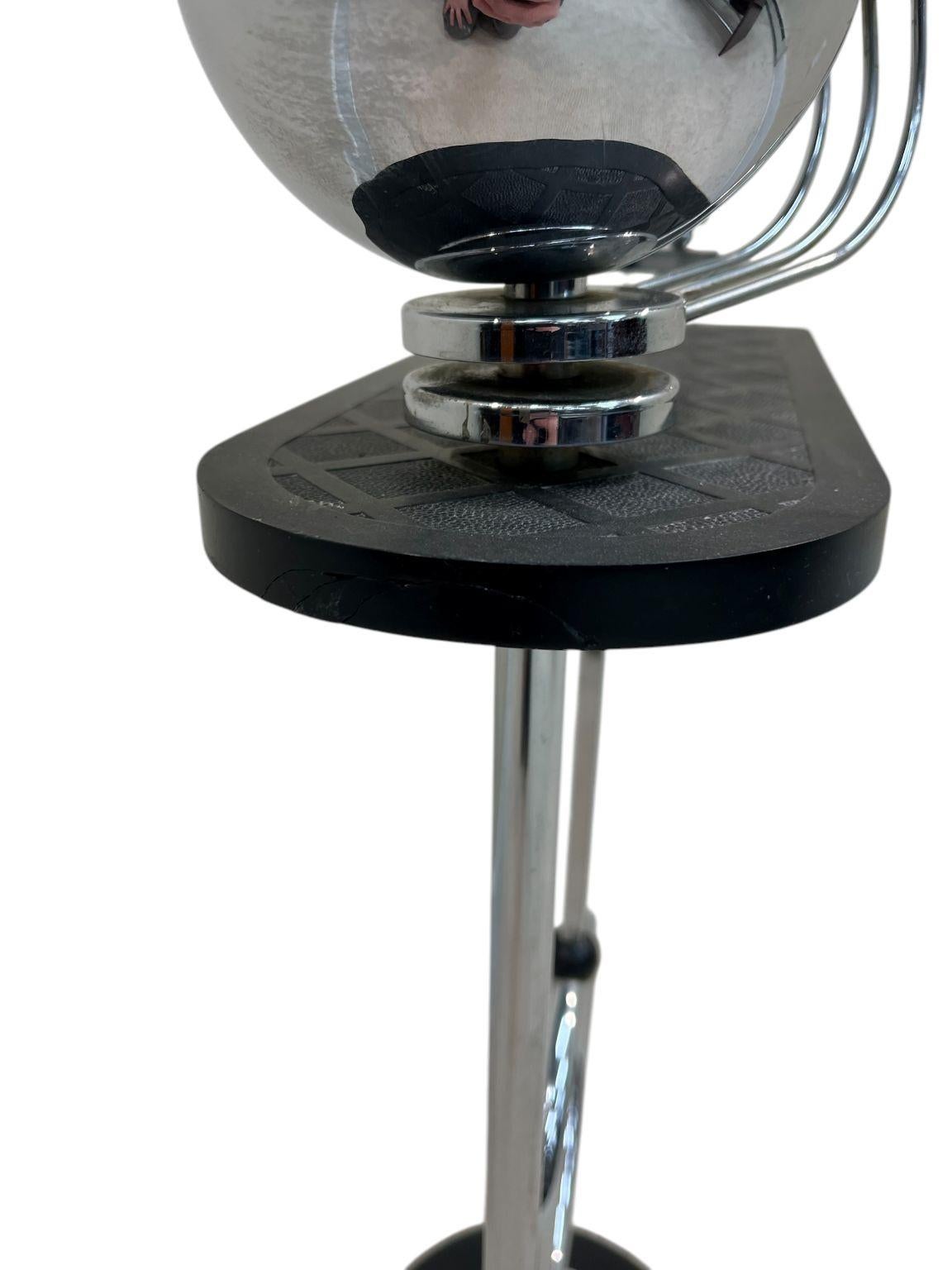 Art Deco Machine Age Chrome Ashtray Table Stand Circa 1930's en vente 5