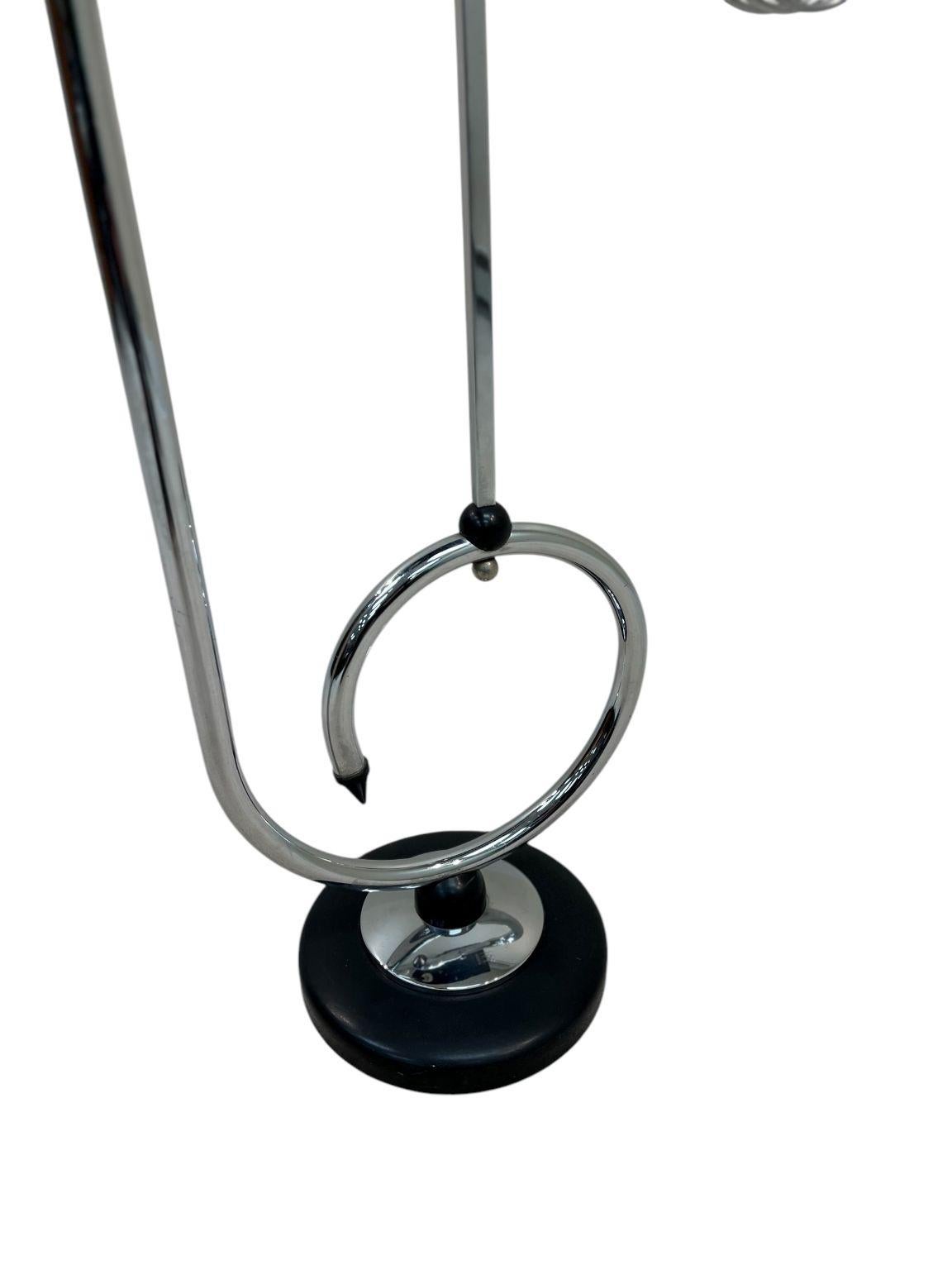 Art déco Art Deco Machine Age Chrome Ashtray Table Stand Circa 1930's en vente