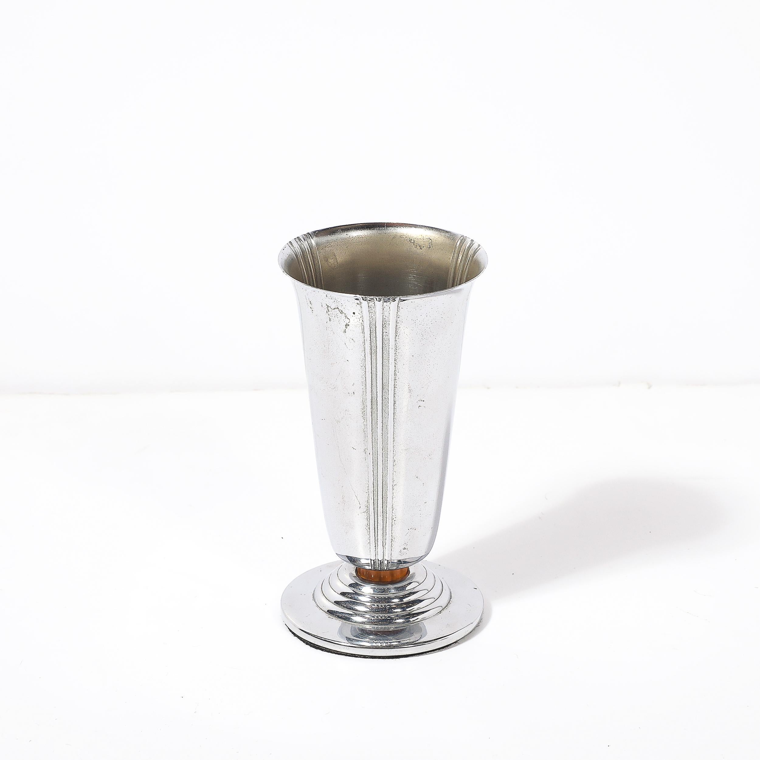 Vaso Minerva Art Deco in cromo e bachelite firmato Chase in vendita 2