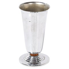 Vaso Minerva Art Deco in cromo e bachelite firmato Chase