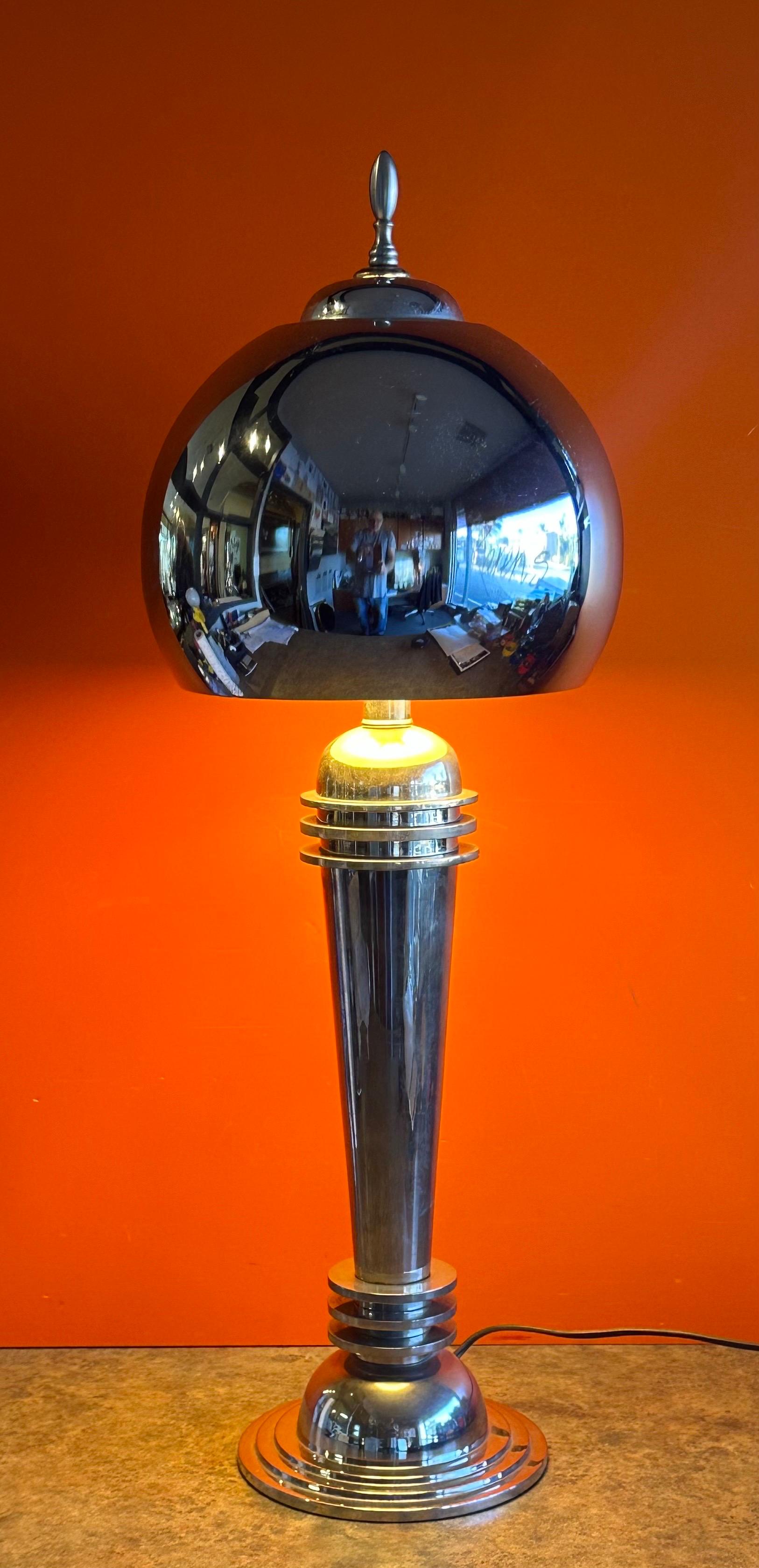 Art Deco Machine Age Chrome Table Lamp In Good Condition For Sale In San Diego, CA