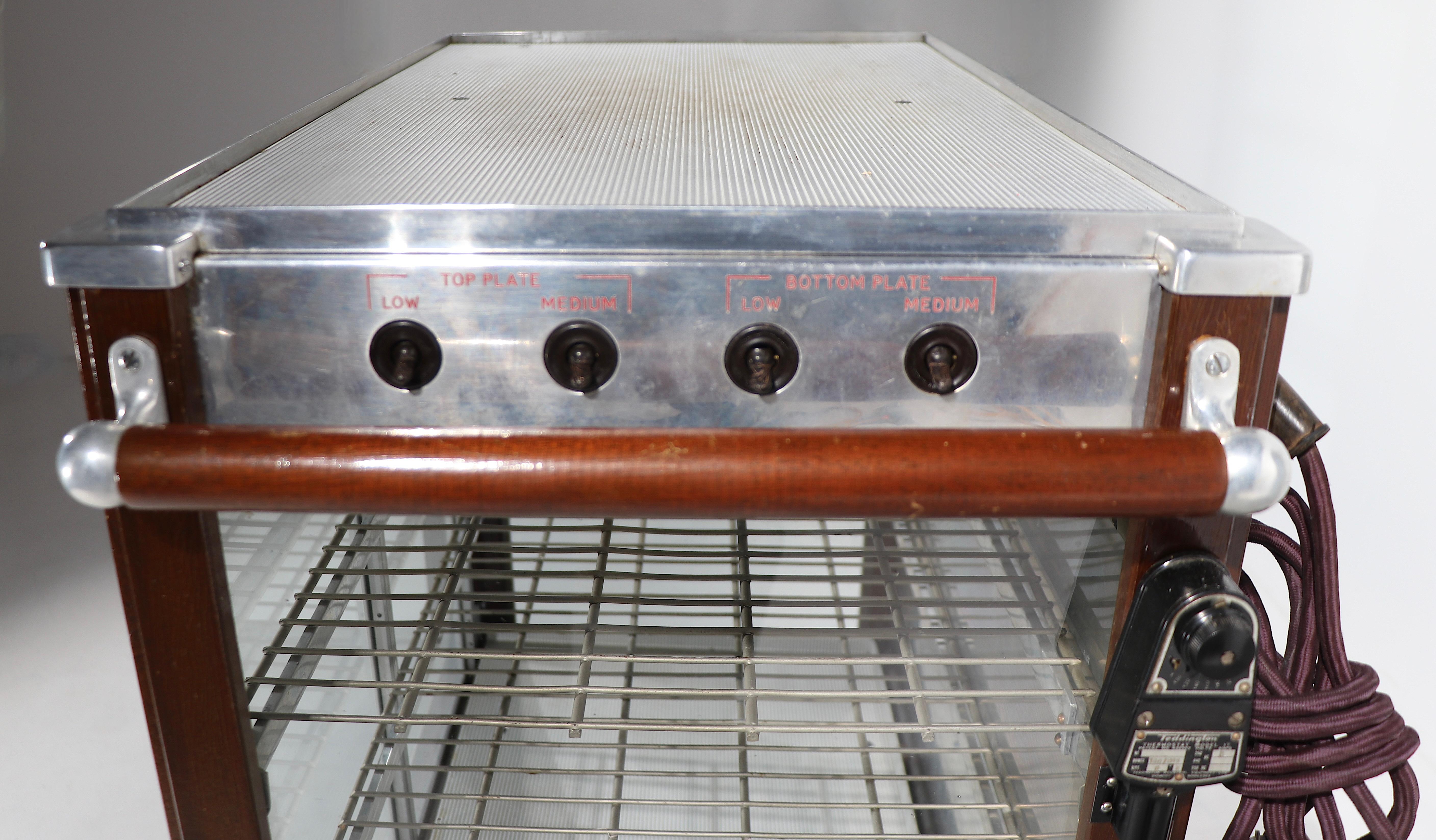 Art Deco Machine Age Commercial Grade Heated Serving Cart In Good Condition In New York, NY