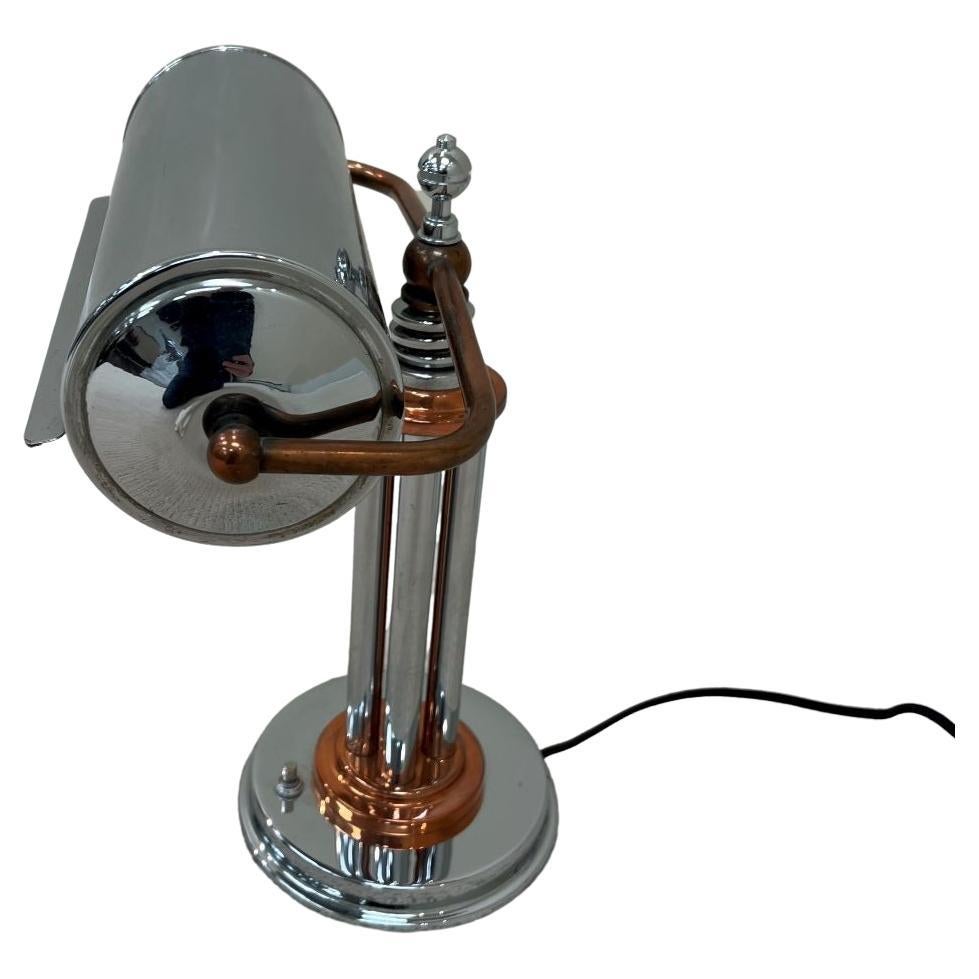 Milieu du XXe siècle Lampe Art Déco en cuivre et chrome de l'âge de la machine dans le style de Markel Circa 1930's en vente