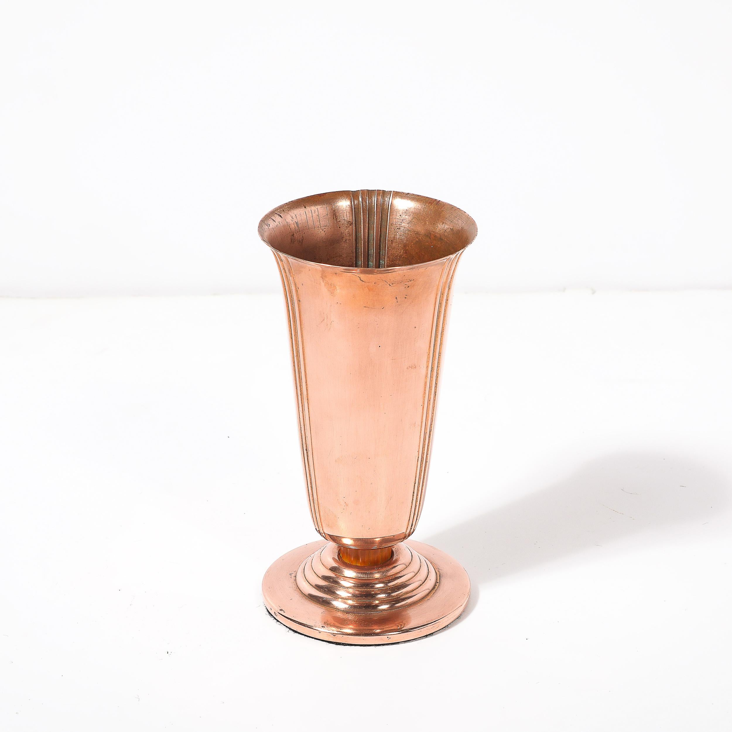 Metà XX secolo Vaso Art Déco in rame e bachelite 