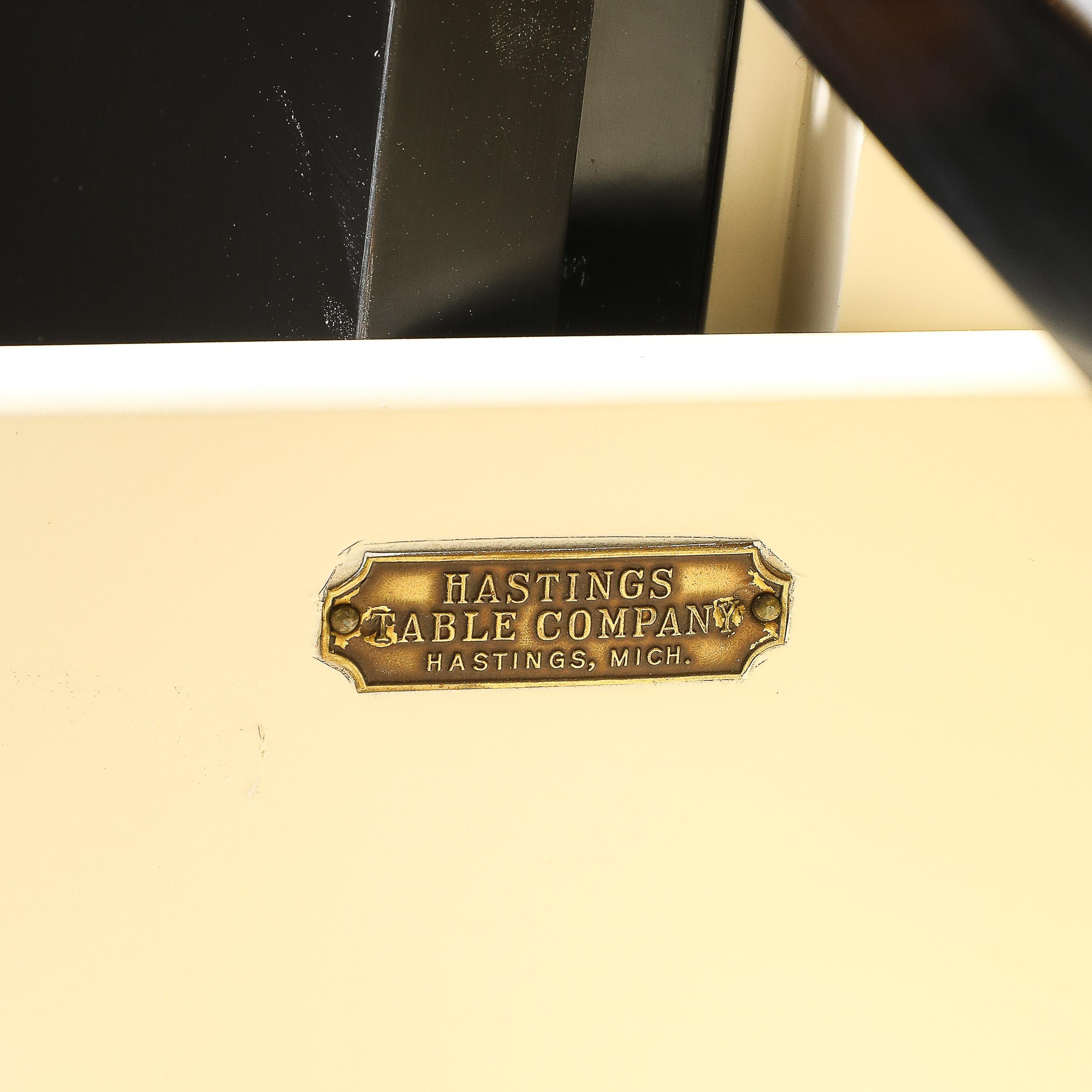 Aparador Art Decó de la Edad de la Máquina de Nogal Ebonizado y Aluminio de Walter Dorwin en venta 5