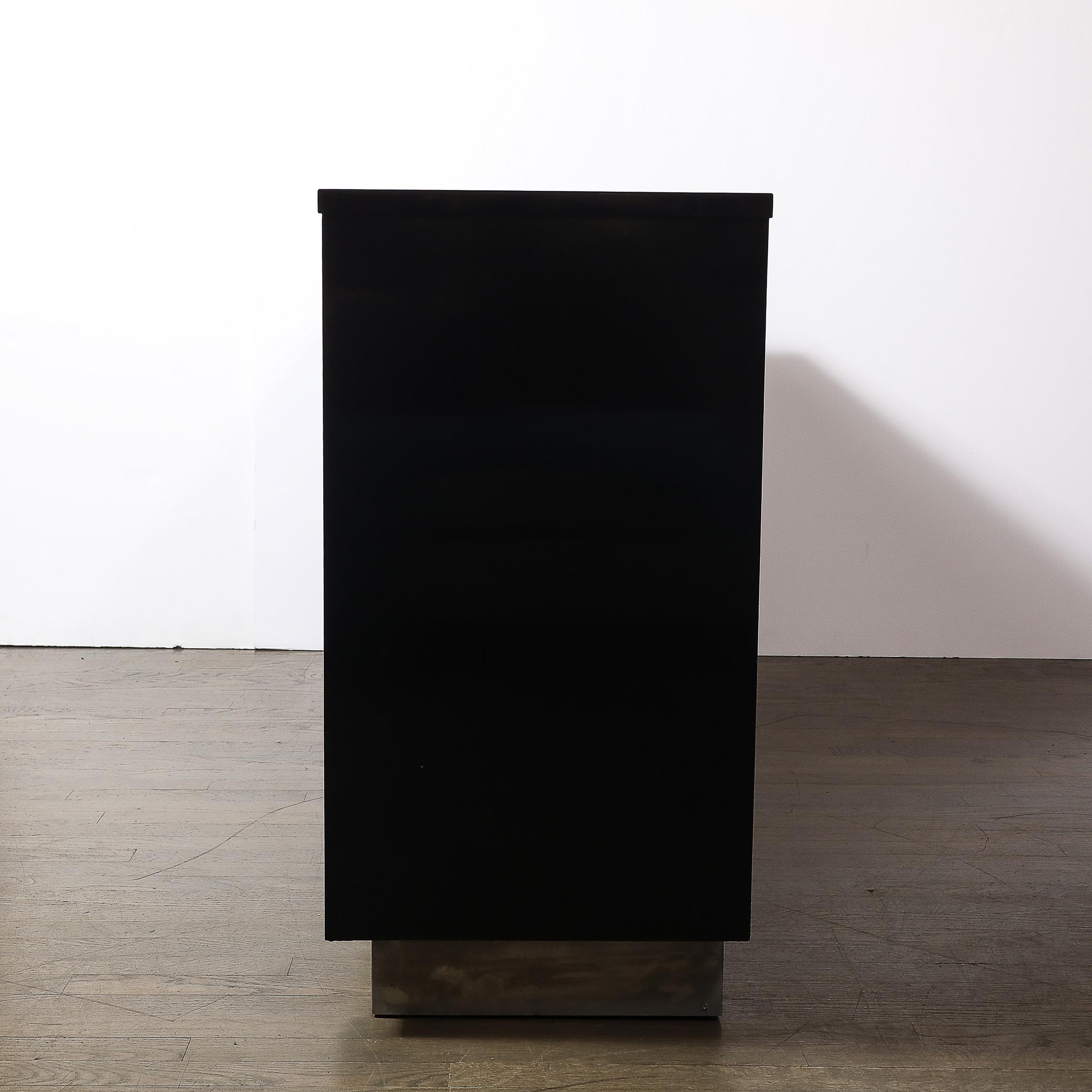 Aparador Art Decó de la Edad de la Máquina de Nogal Ebonizado y Aluminio de Walter Dorwin en venta 7