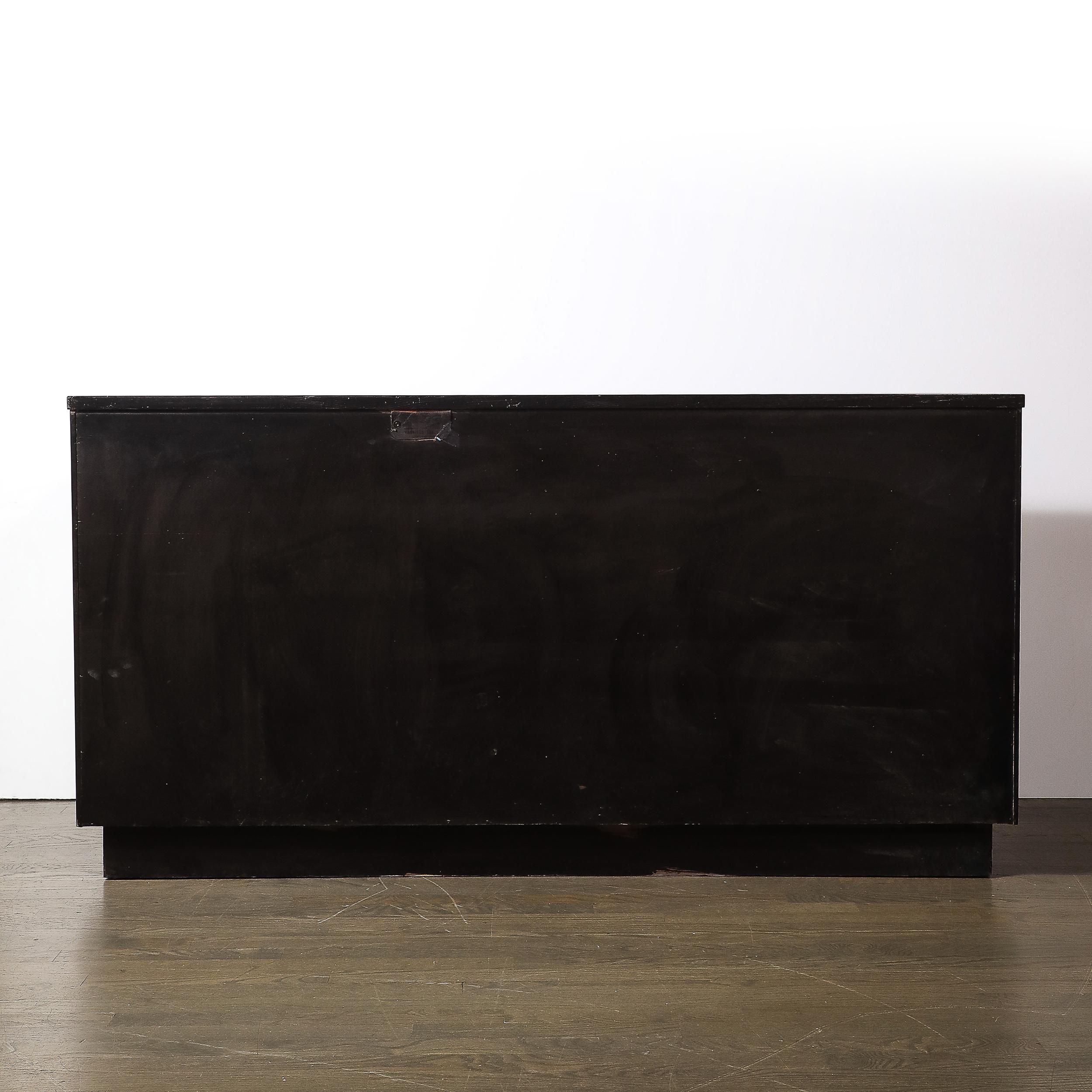 Aparador Art Decó de la Edad de la Máquina de Nogal Ebonizado y Aluminio de Walter Dorwin en venta 11