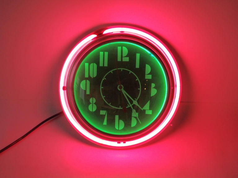 Art Deco Machine Age Face Two-Tone Round Neon Clock at 1stDibs | neon