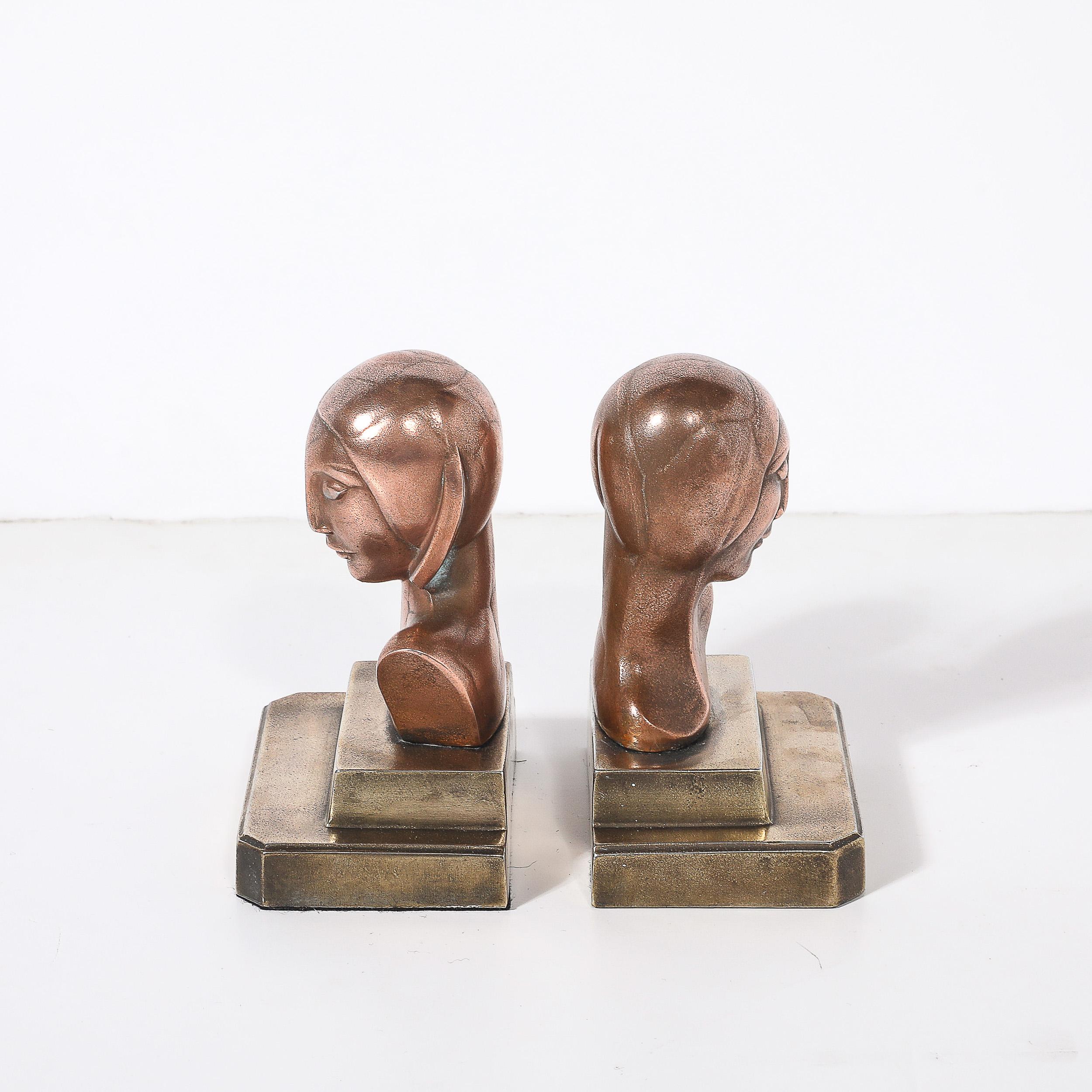 Art Deco Machine Age Flapper Bookends in Copper & Antique Brass signed Frankarts mediados del siglo XX en venta