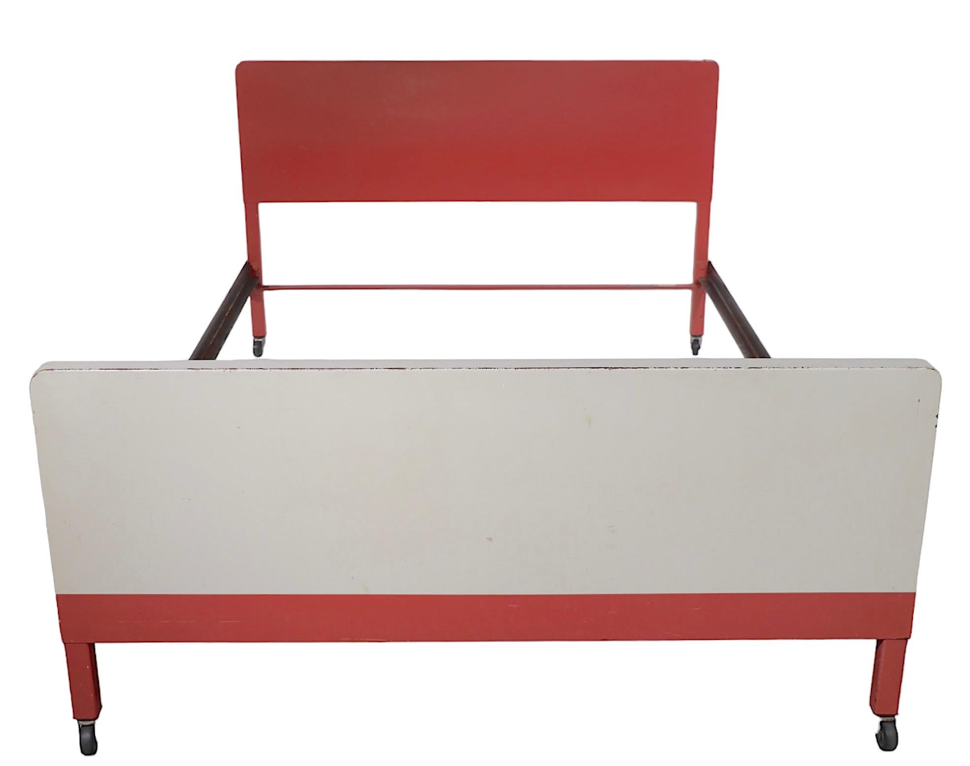 Art Decó Edad de la Máquina Industrial  Cama de metal de matrimonio de Bel Geddes para Simmons Acero en venta