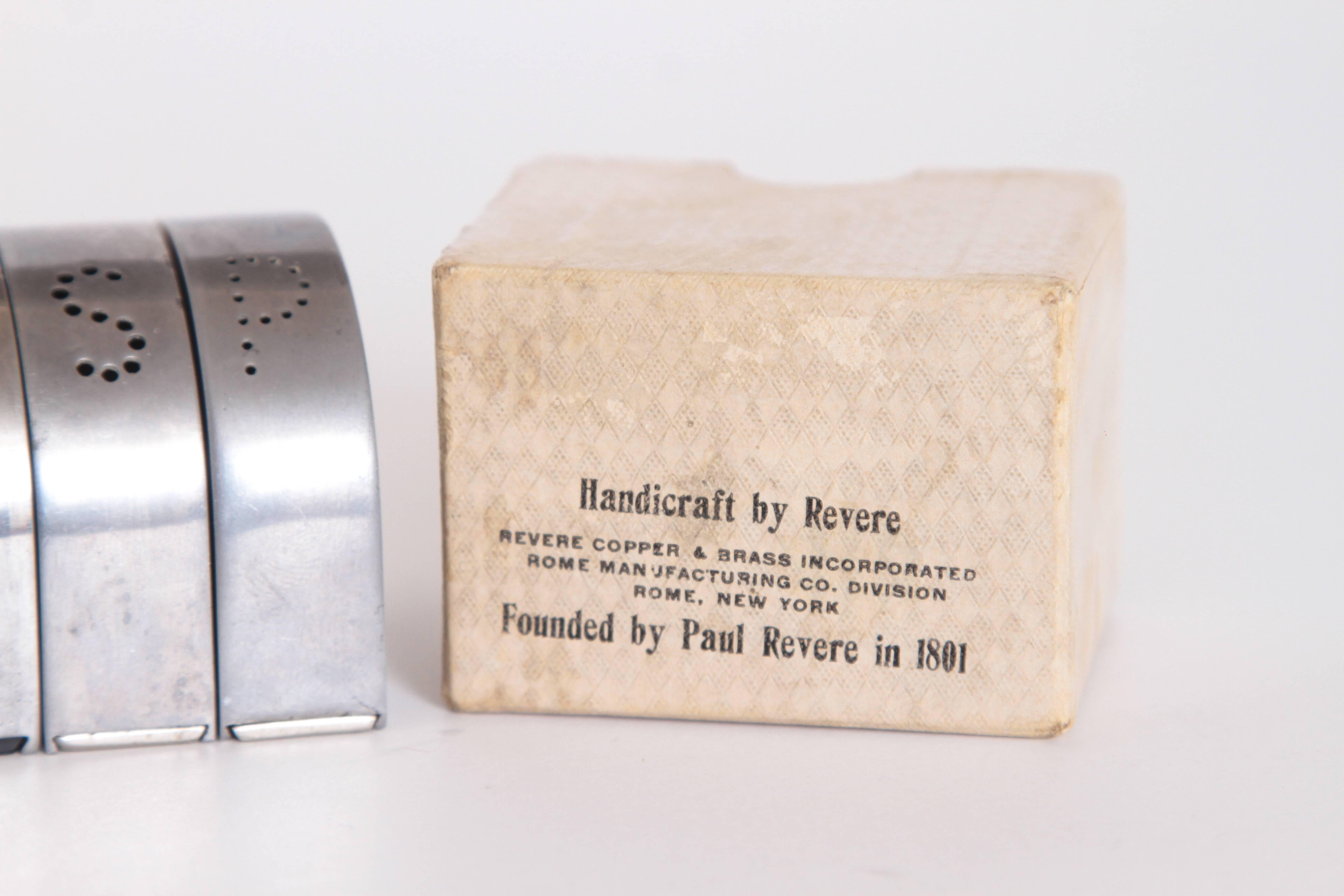 Bakelite Art Deco Machine Age Lescaze Set 12 Duet Salt and Pepper Shakers for Revere For Sale