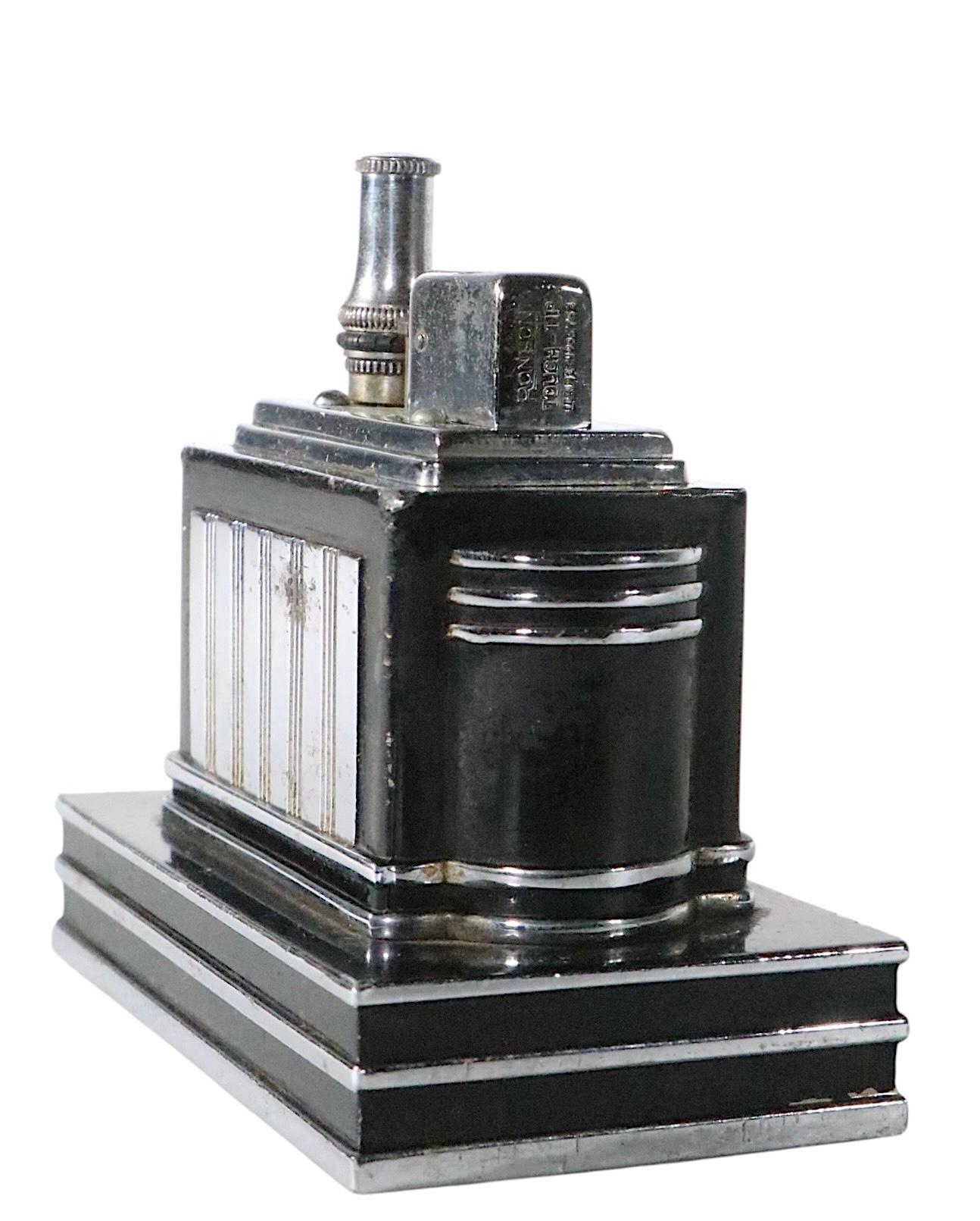 Art Deco Machine Age Ronson Deluxe Touch Tip Table Lighter c. 1930's For Sale 4