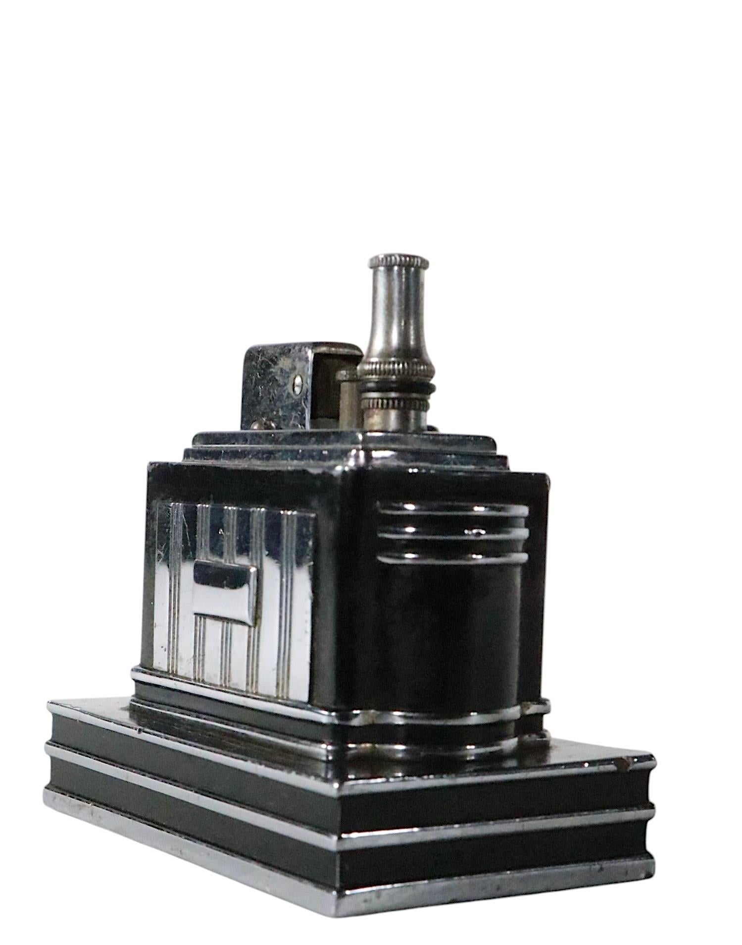 Art Deco Machine Age Ronson Deluxe Touch Tip Table Lighter c. 1930's For Sale 5