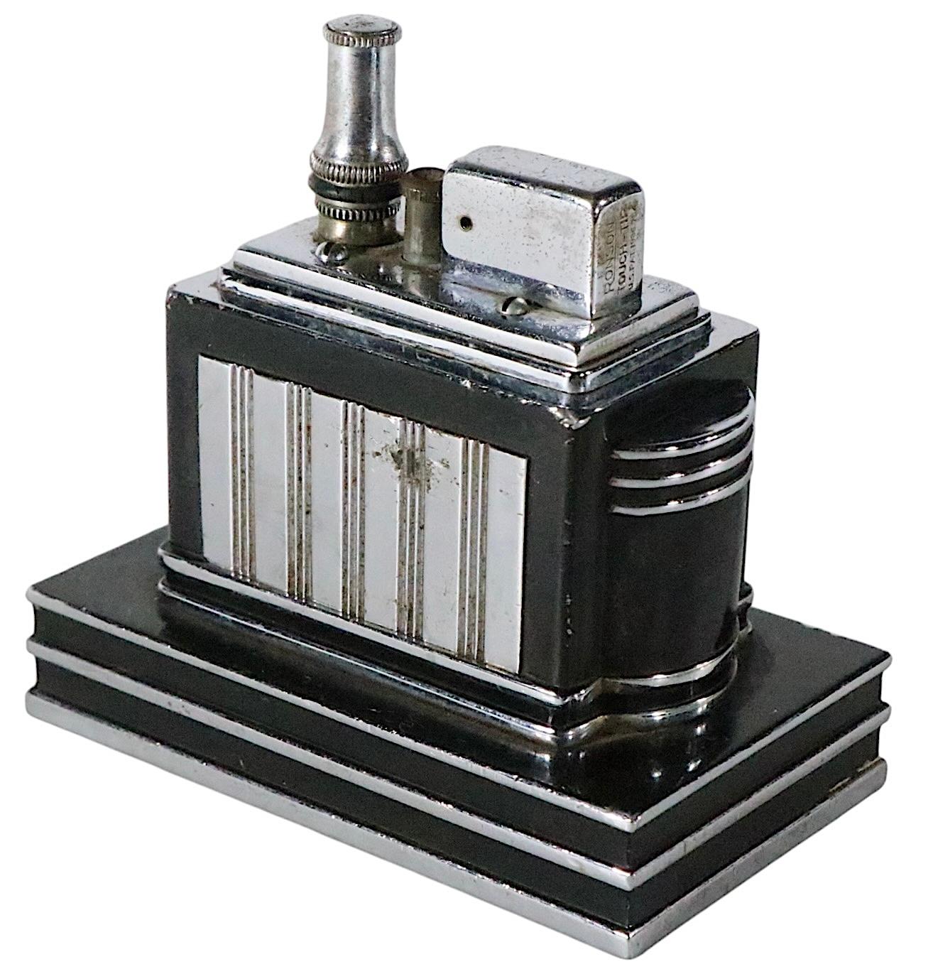 American Art Deco Machine Age Ronson Deluxe Touch Tip Table Lighter c. 1930's For Sale