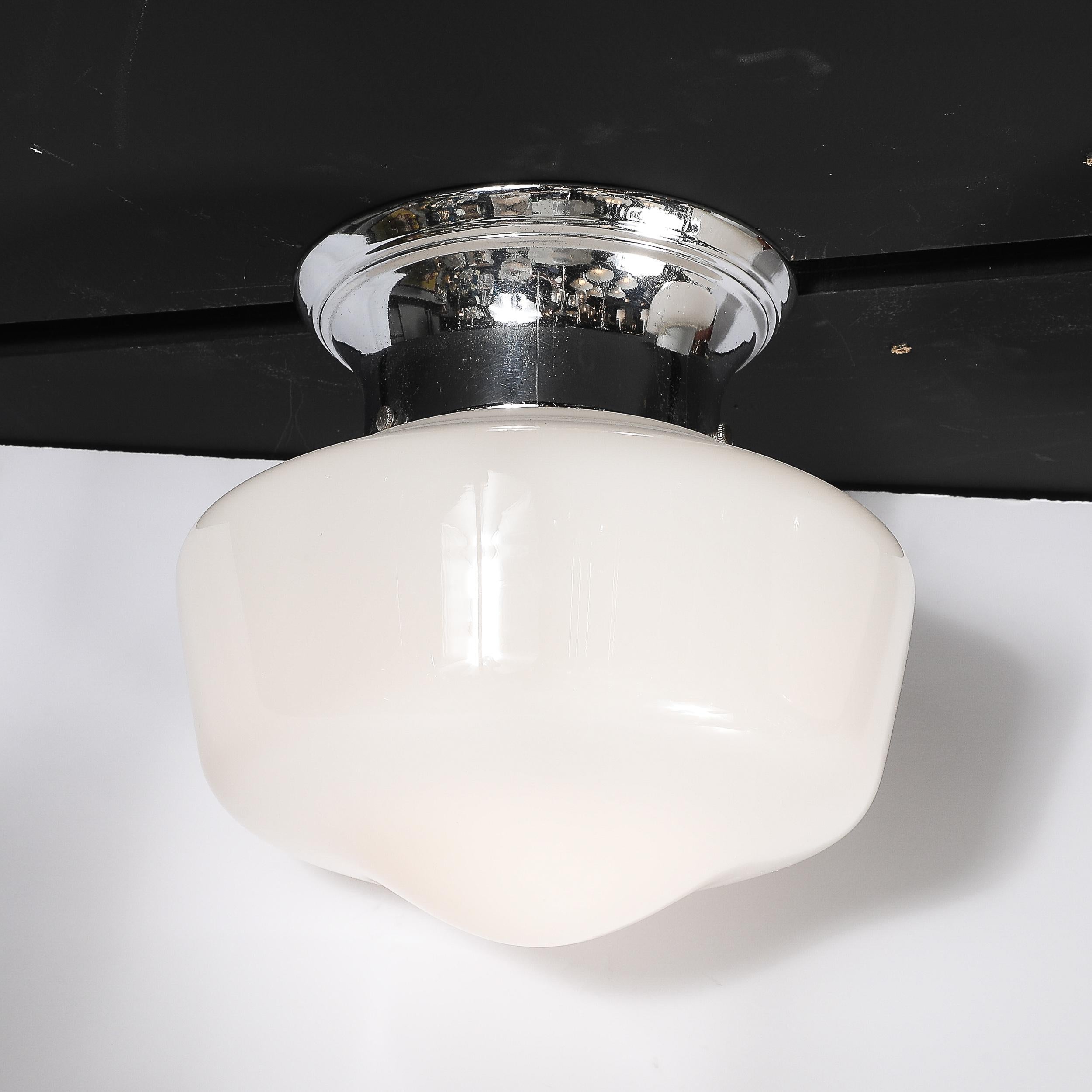 Américain Lustre Art Déco en verre au lait cylindrique arrondi de l'âge de la machine en vente