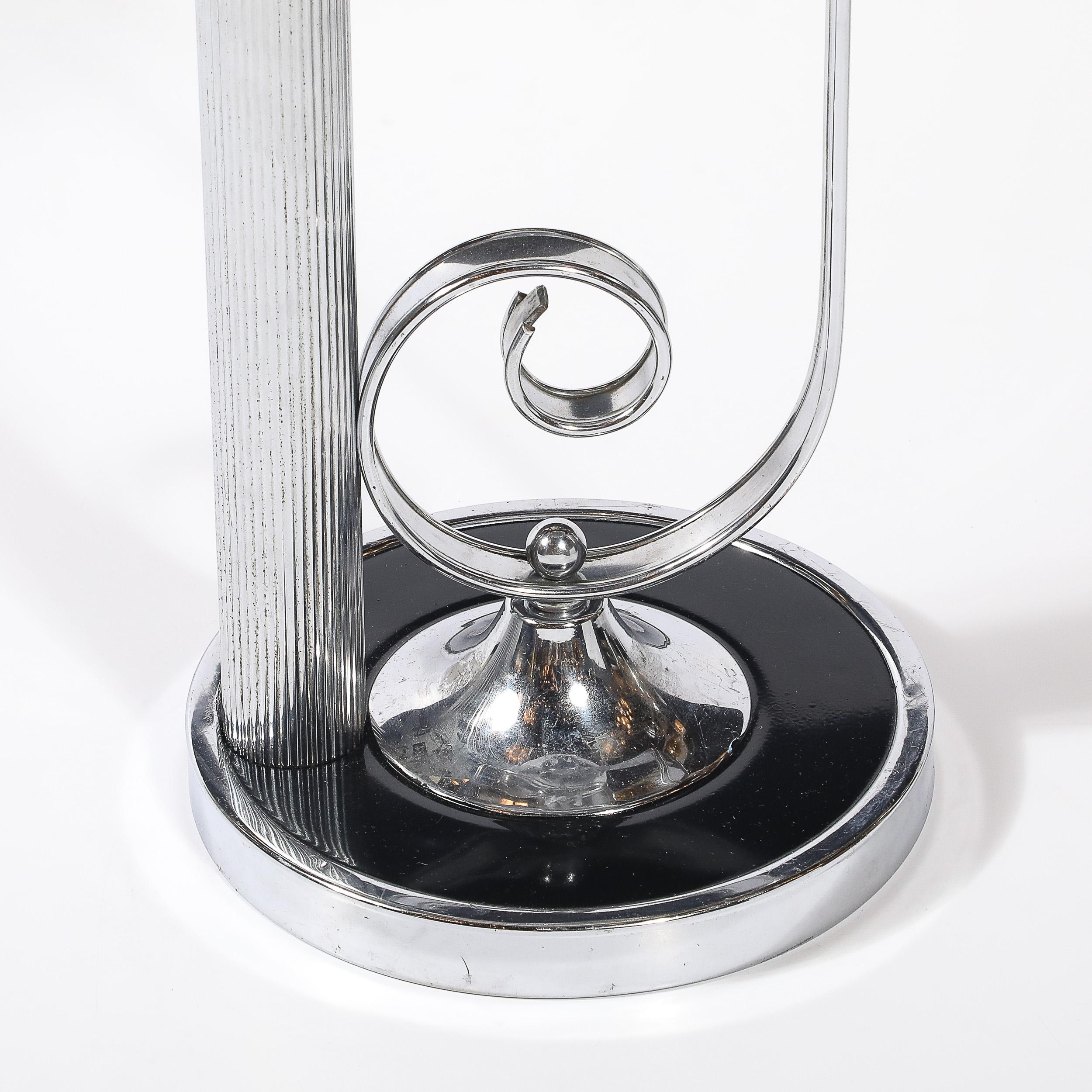 Art Deco Machine Age Scroll Form Drinks Tisch in Chrom und schwarzem Lack im Angebot 1