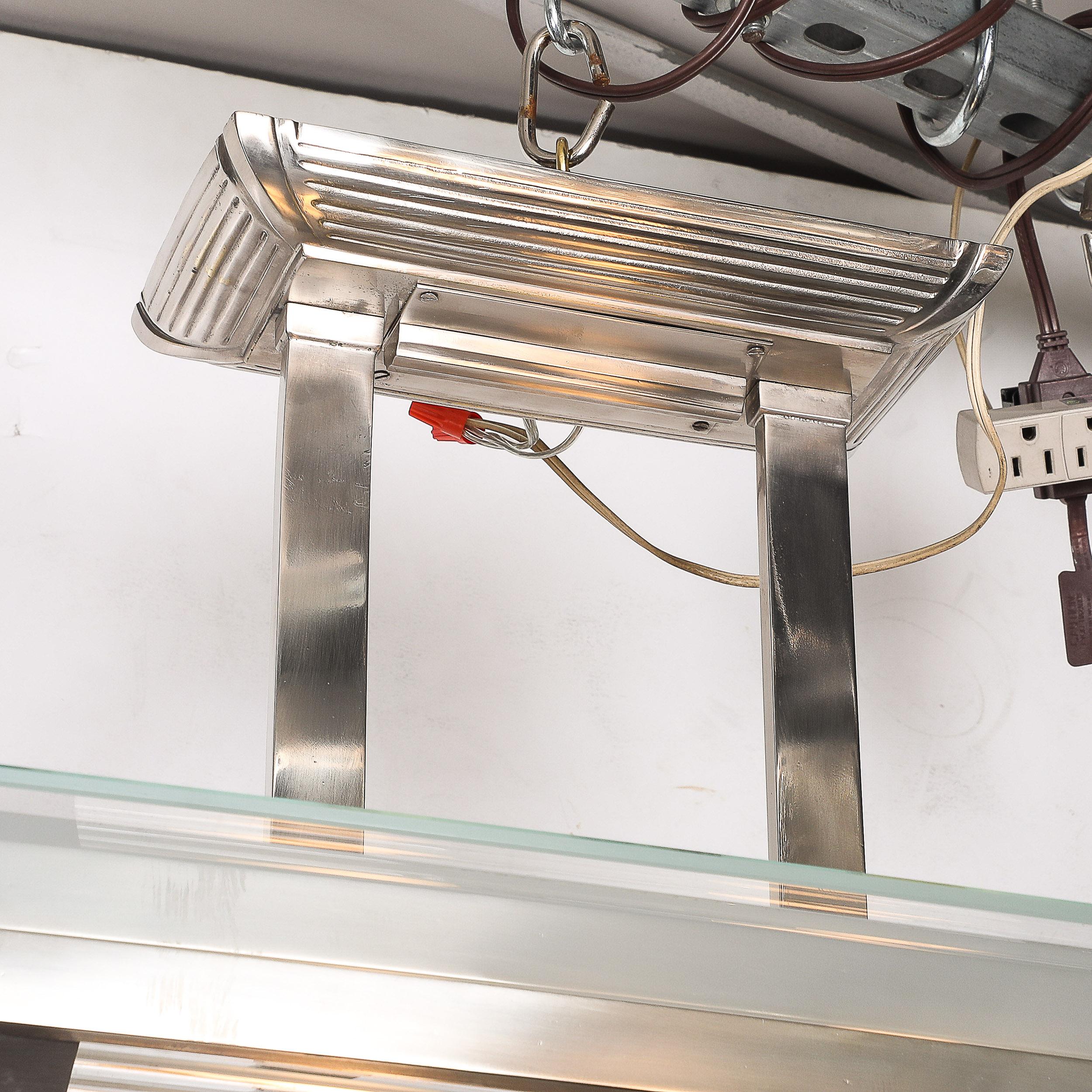 Bronzo Lampadario a stelo in bronzo argentato e vetro Art Déco Machin di PETITOT in vendita